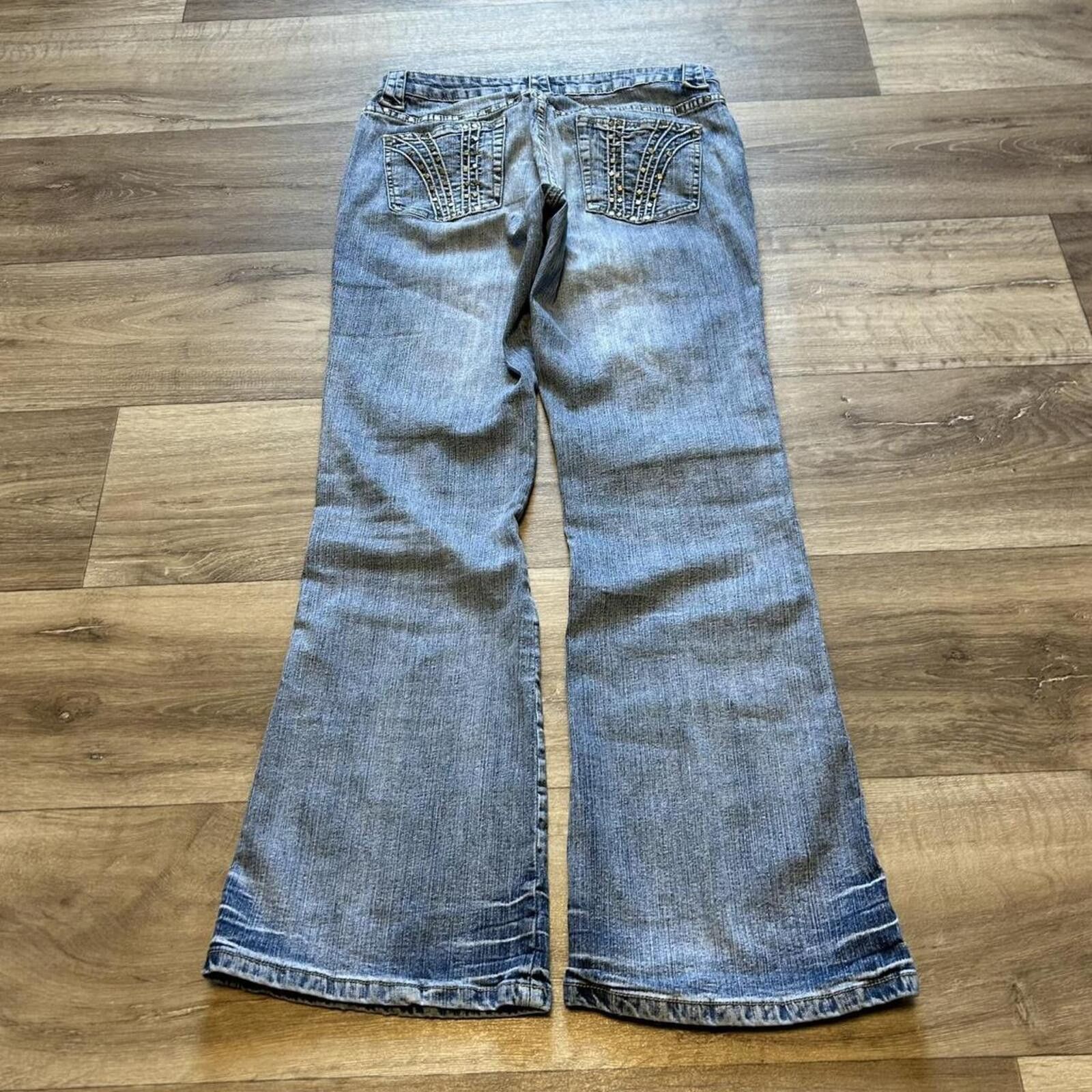 Unknown London Women's Light Blue Flared Denim Jeans with Embellished Back Size 30" / US 8 / IT 44 - 1 Thumbnail