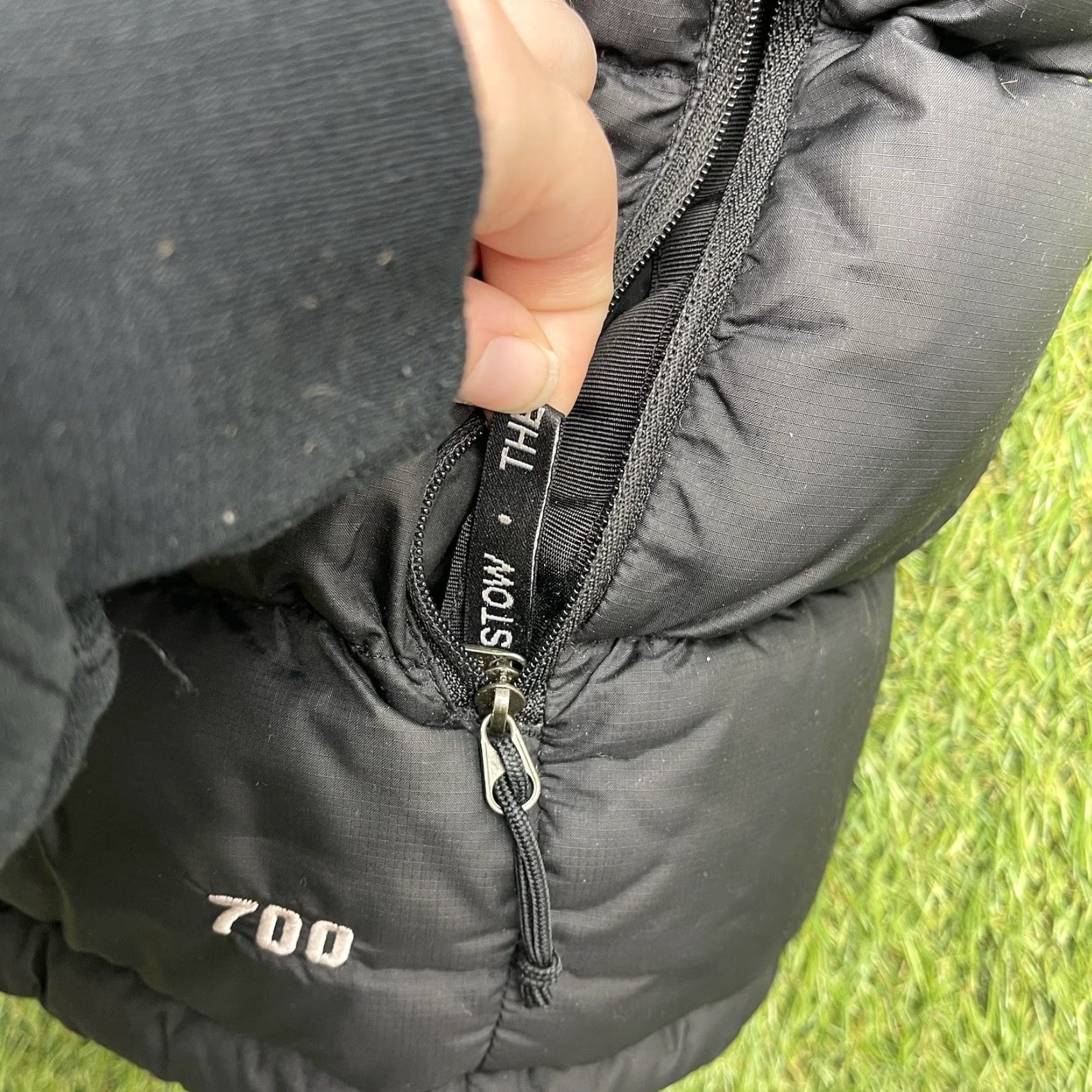 The North Face VINTAGE The North Face Nuptse Vest Mens M 700 Goose Down Black Zipper Puffer Jacket Outdoor Hiking Retro Size US M / EU 48-50 / 2 - 5 Thumbnail