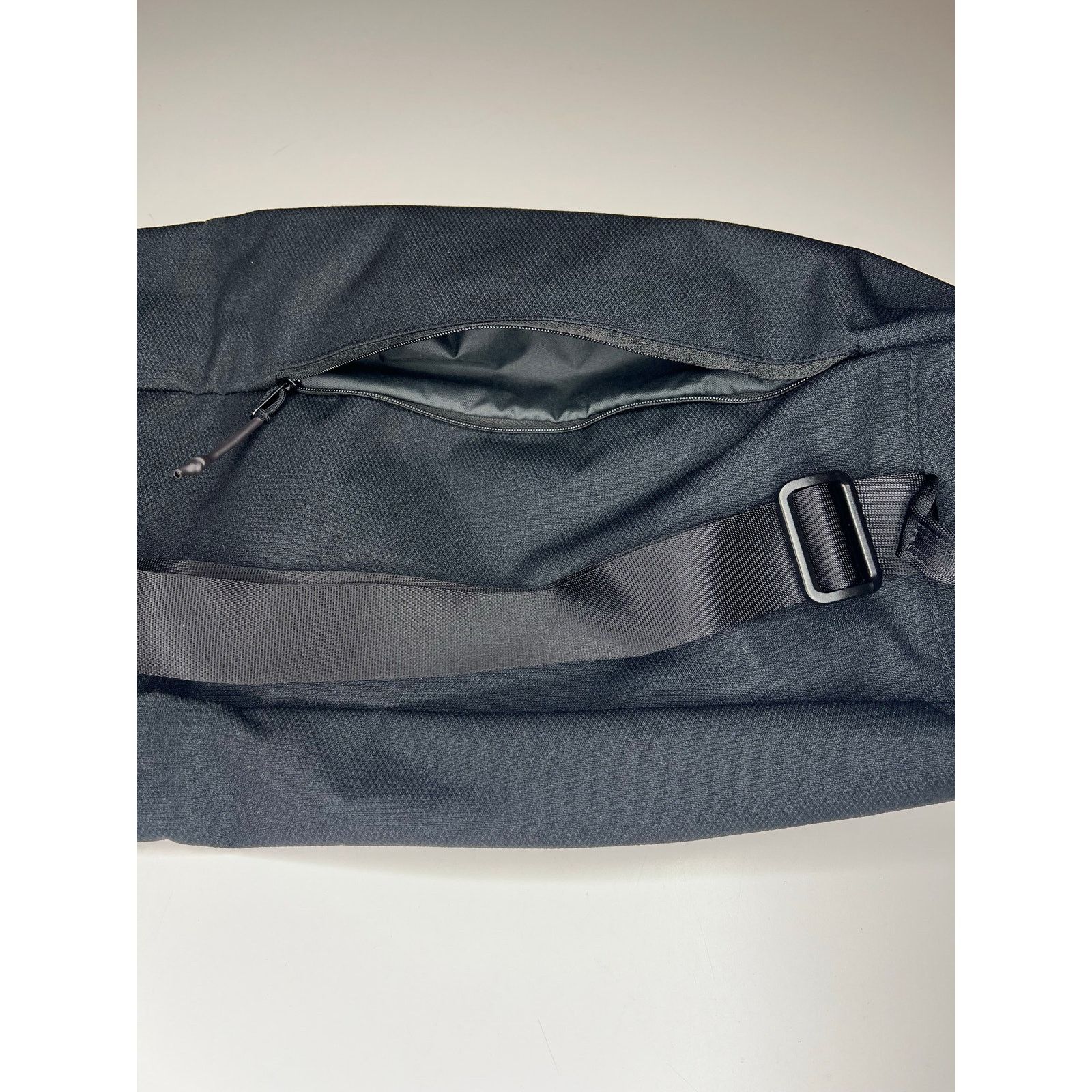 Nike Nike Yoga Mat Bag Black Dark Grey Mesh Water Bottle Holder Size ONE SIZE - 4 Thumbnail