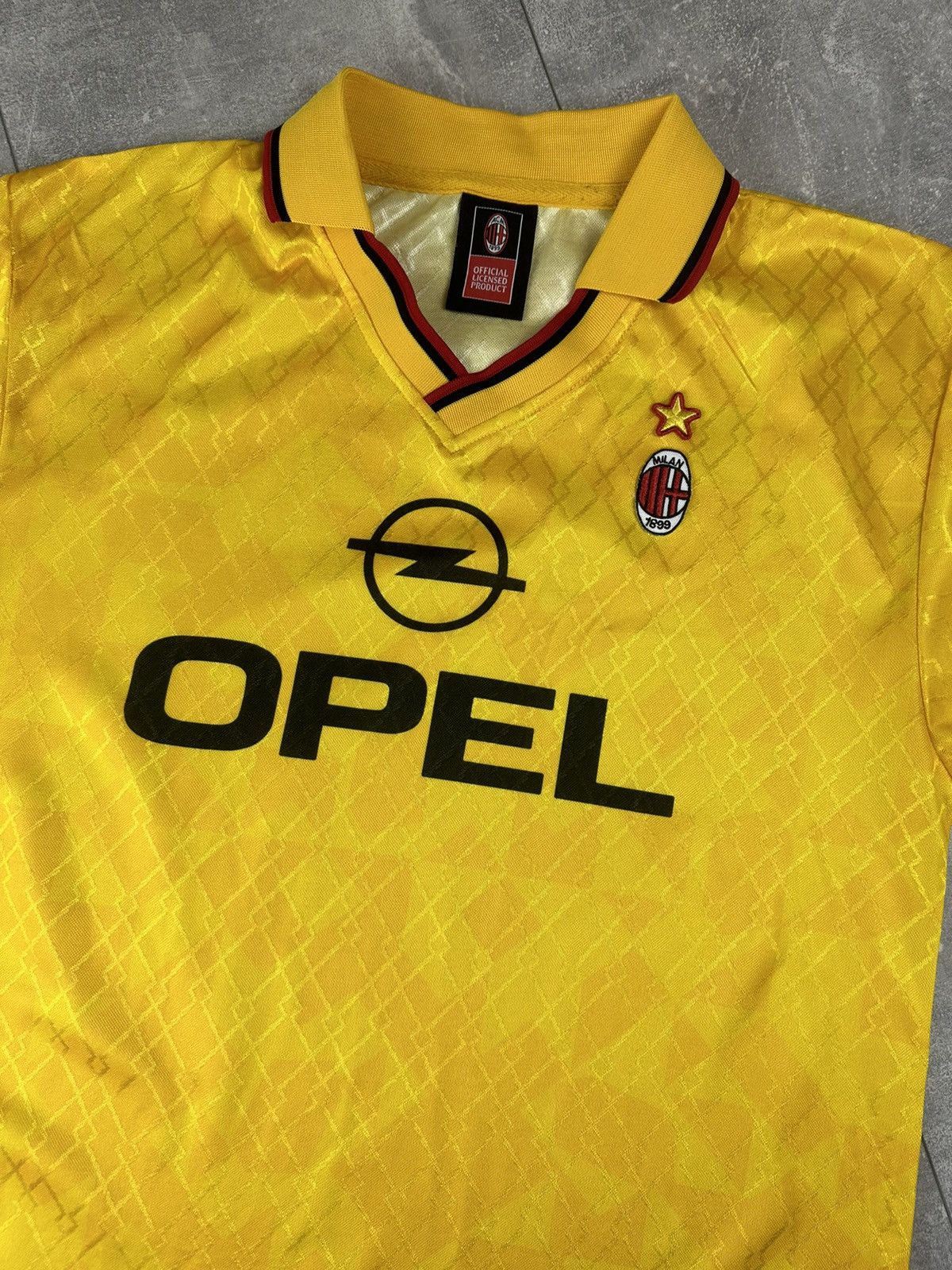 Other AC Milan Historical Third Retro 1995/96 Soccer Jersey Size US M / EU 48-50 / 2 - 3 Thumbnail