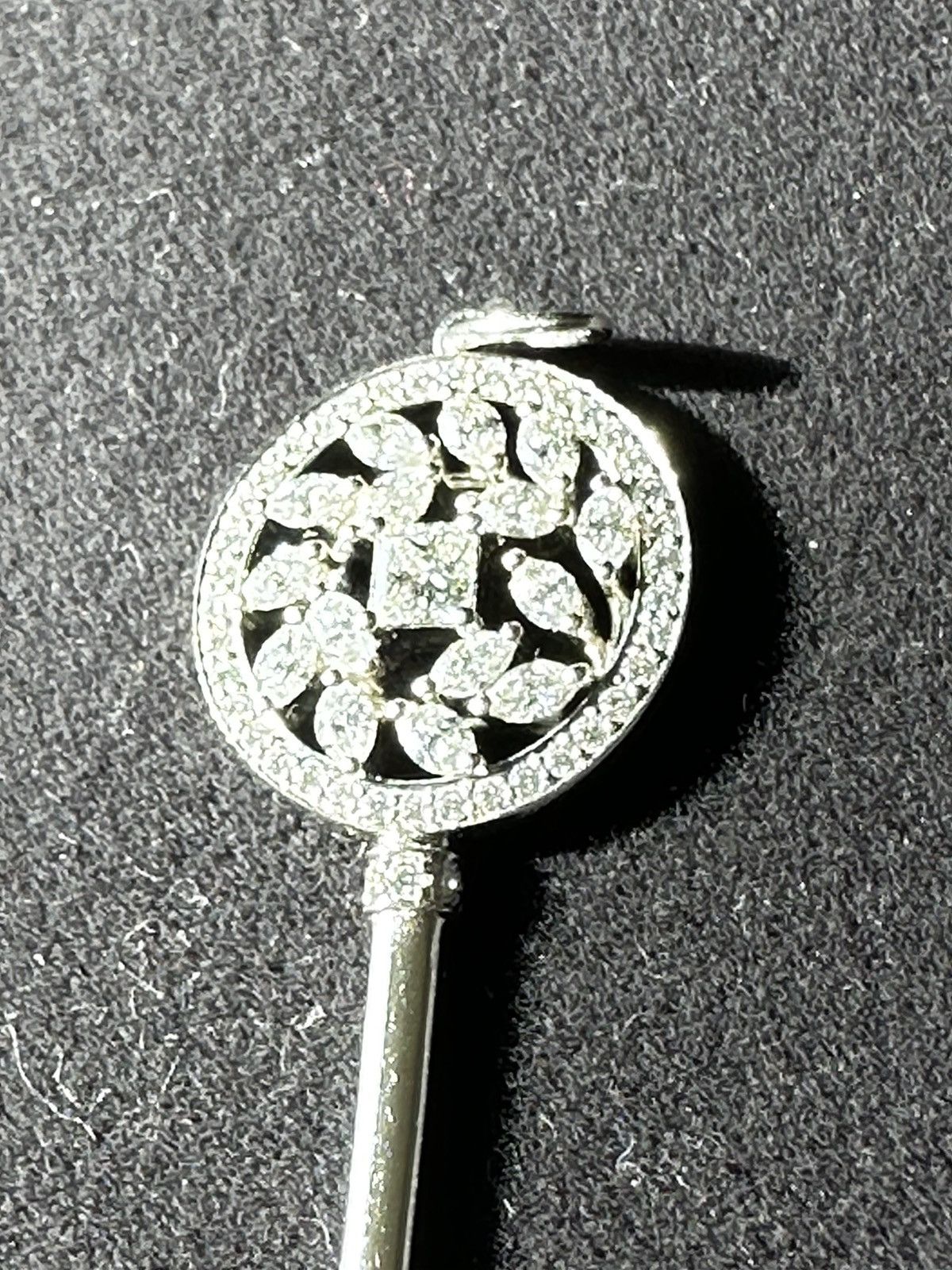 Tiffany & Co. Platinum Victoria Vine Key Pendant w 24in chain and Mini Key Size ONE SIZE - 6 Thumbnail