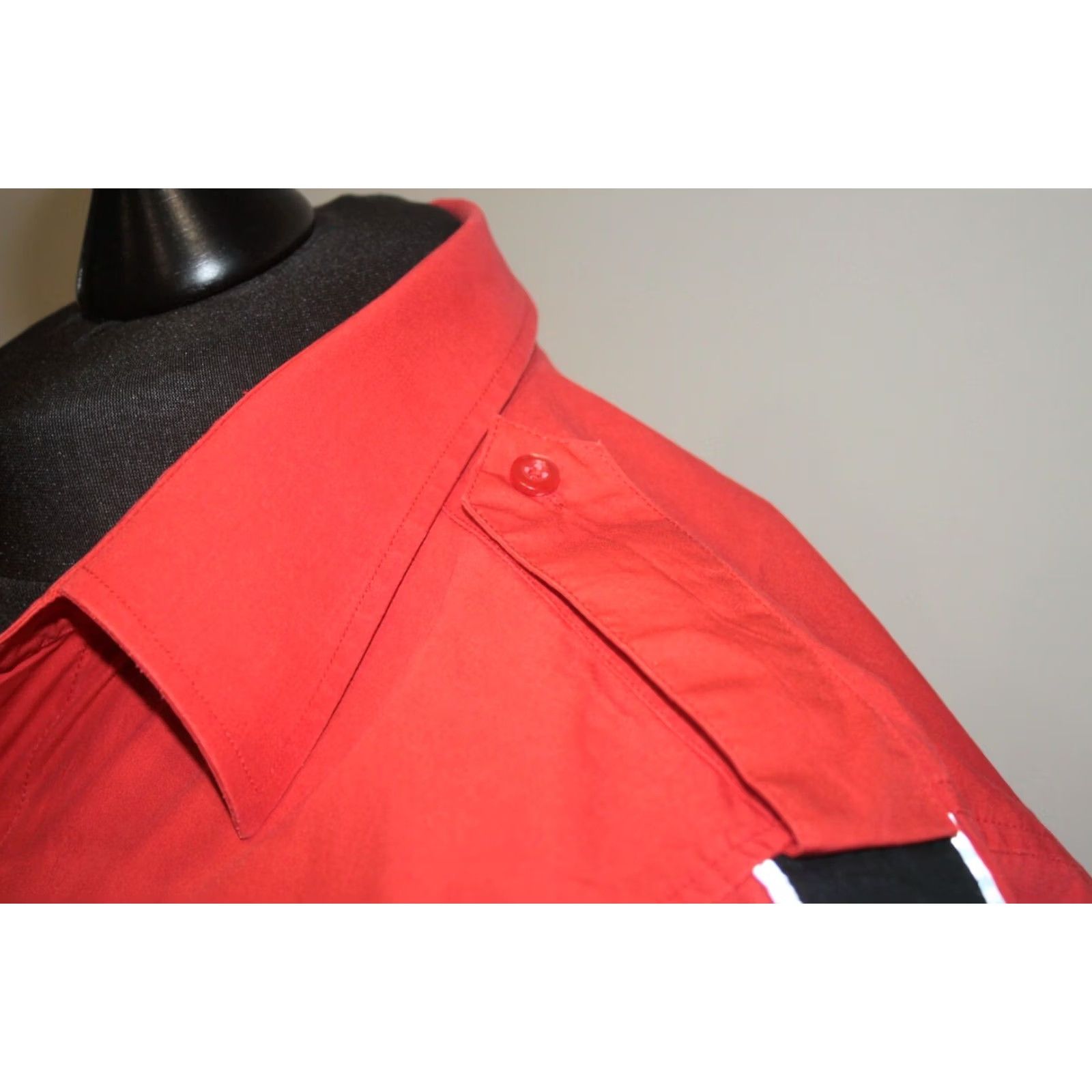 Ferrari Scuderia Ferrari Formula 1 racing mens shirt Size S Red Button-Up Collared Size US S / EU 44-46 / 1 - 5 Thumbnail