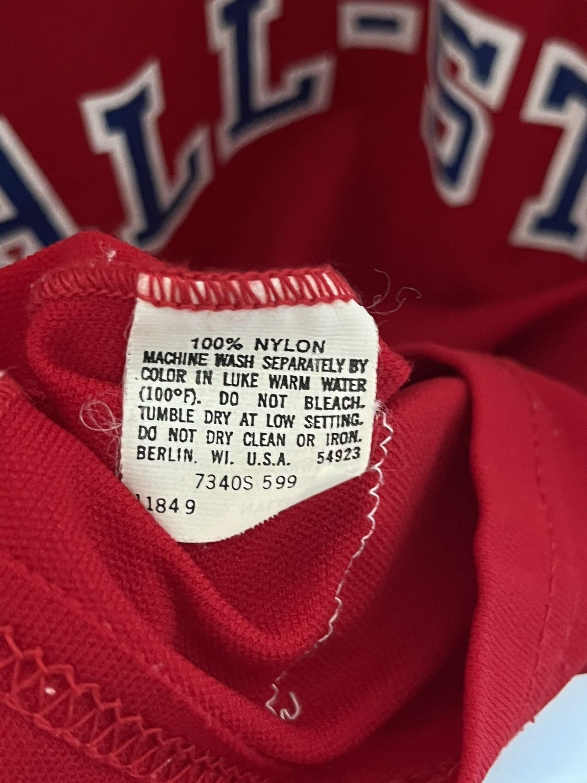 Vintage VTG 1987 NBA ALL STAR MAGIC JOHNSON SAND-KNIT RED BASKETBALL Size US L / EU 52-54 / 3 - 11 Thumbnail