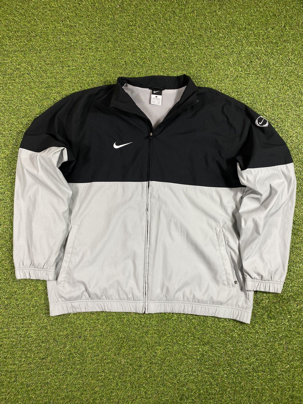 Nike Vintage Y2K Nike Light jacket small swoosh streetwear size L Size US L / EU 52-54 / 3 - 1 Thumbnail