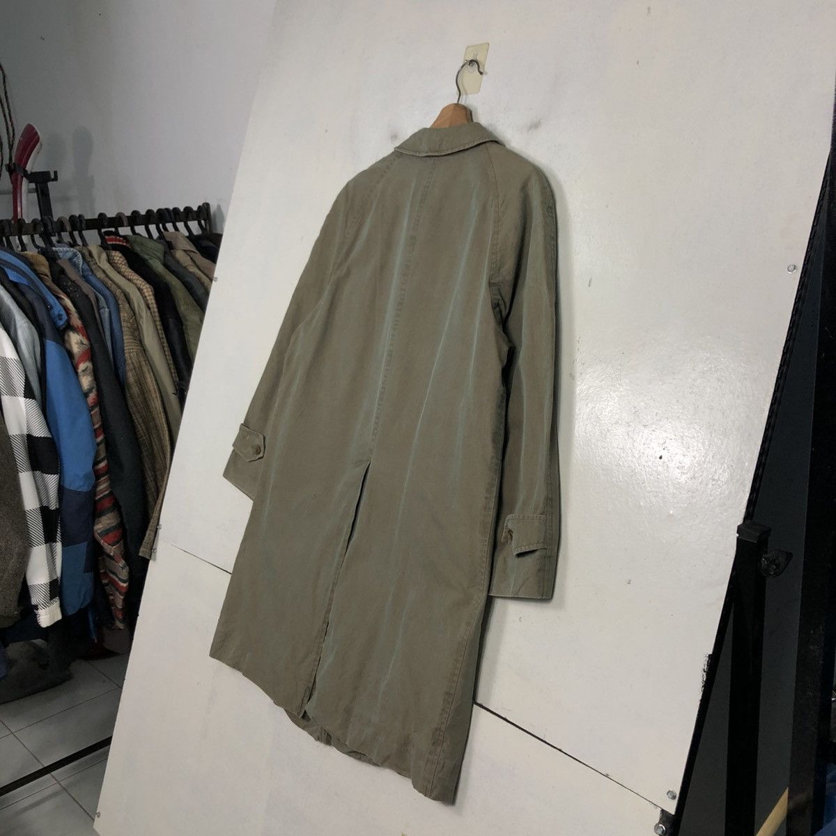 Burberry 💥VINTAGE TRENCH COAT LONG JACKET BURBERRYS MADE IN ENGLAND Size US M / EU 48-50 / 2 - 13 Thumbnail