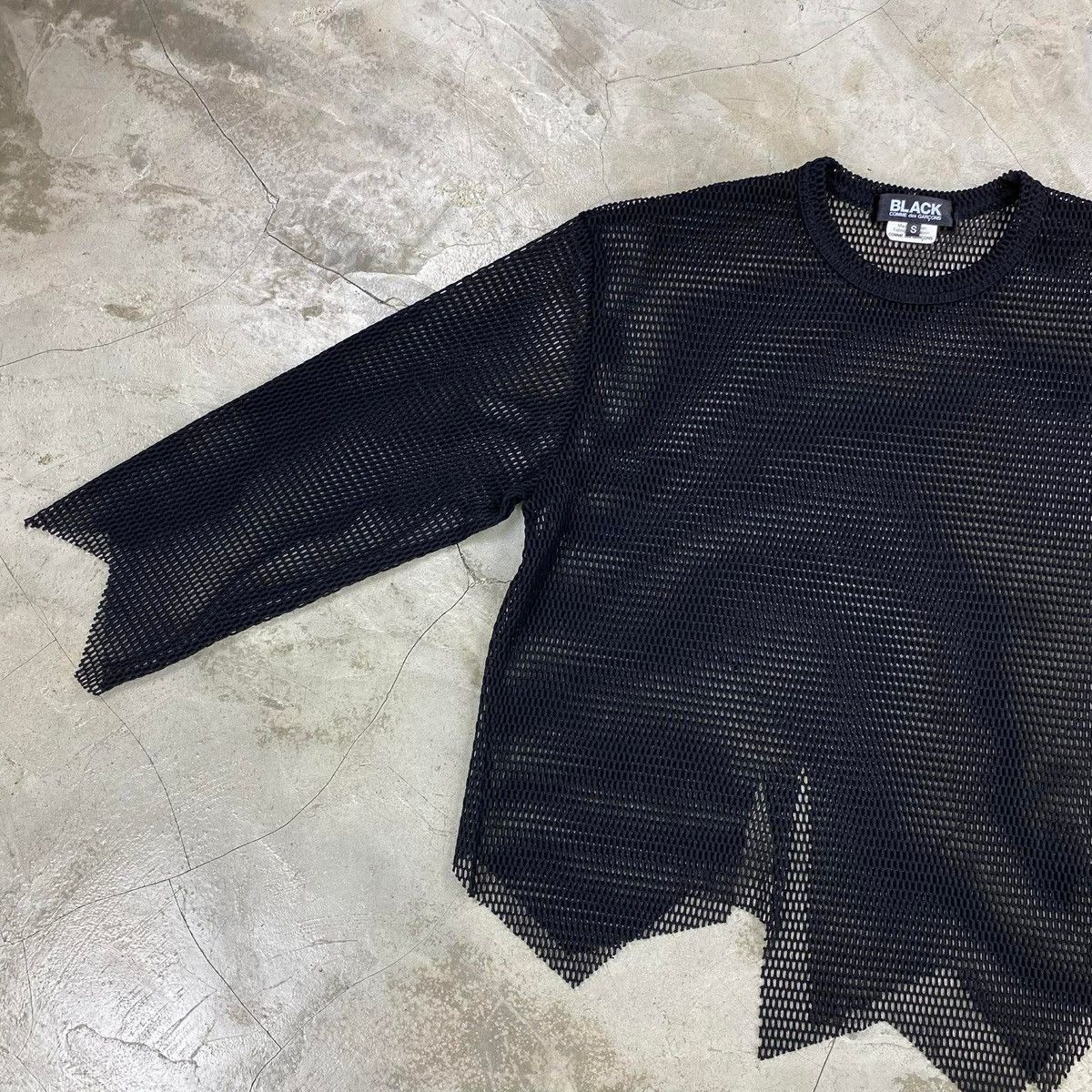 Comme des Garcons Black SS2023 Mesh Jagged Hem Top Size US S / EU 44-46 / 1 - 4 Thumbnail