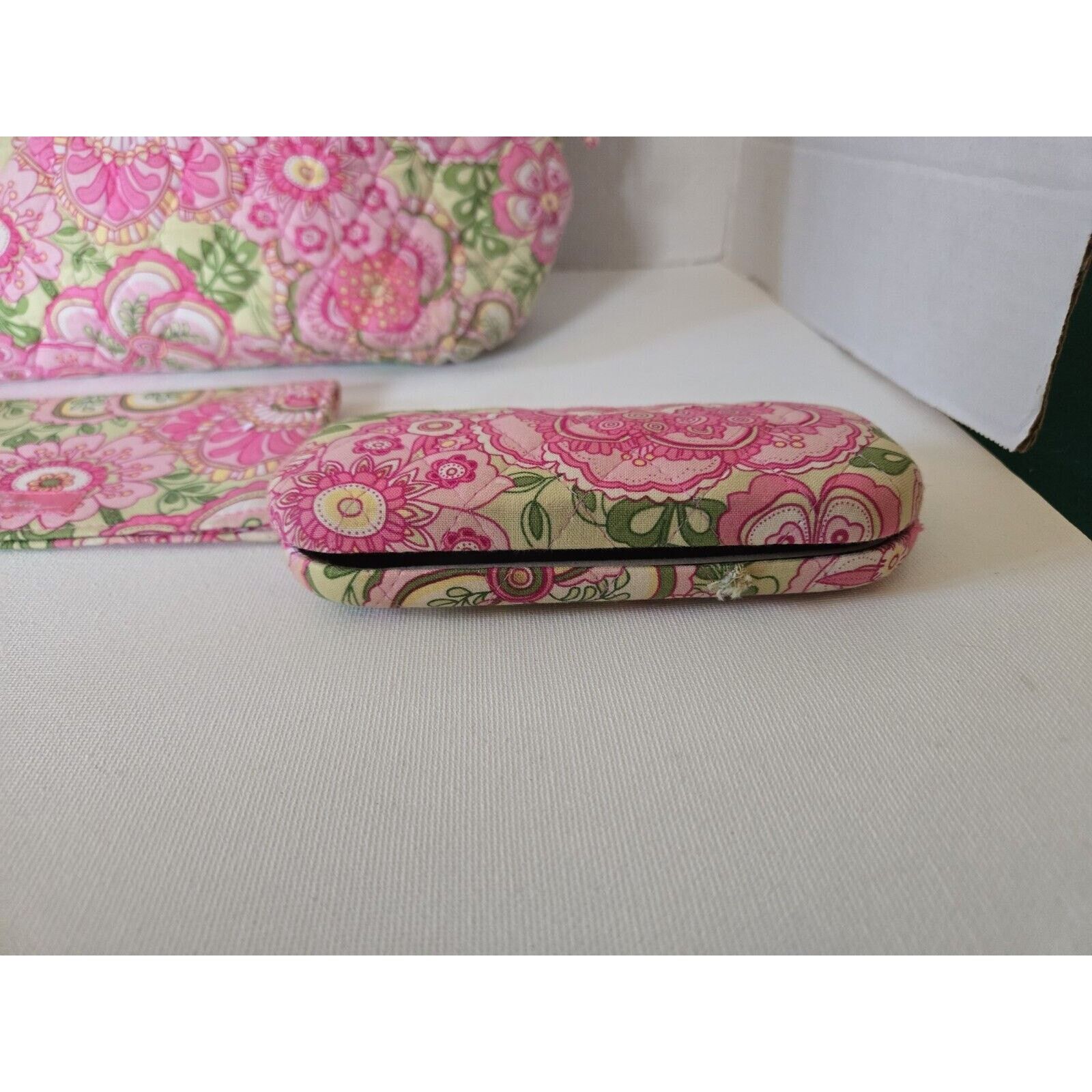 Vera Bradley 4 Pc Vera Bradley Pink Floral Bag W/ Makeup Bag Glasses Case Size ONE SIZE - 5 Thumbnail