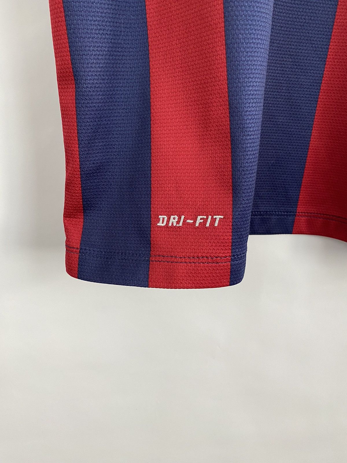 Nike 🇪🇸 F. C. Barcelona 2013 Nike Soccer Jersey T-Shirt Rare Retro Size US S / EU 44-46 / 1 - 5 Thumbnail