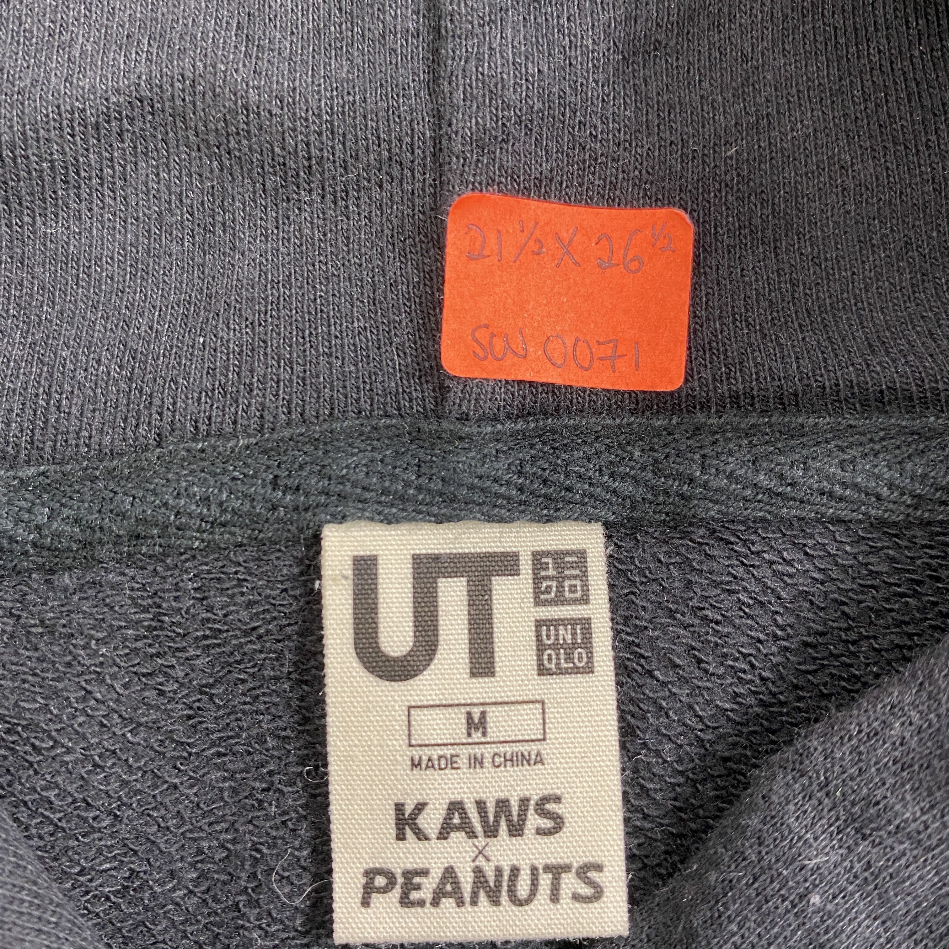 Kaws kaws x peanuts x uniqlo Hoodie -SW071 Size US M / EU 48-50 / 2 - 7 Thumbnail