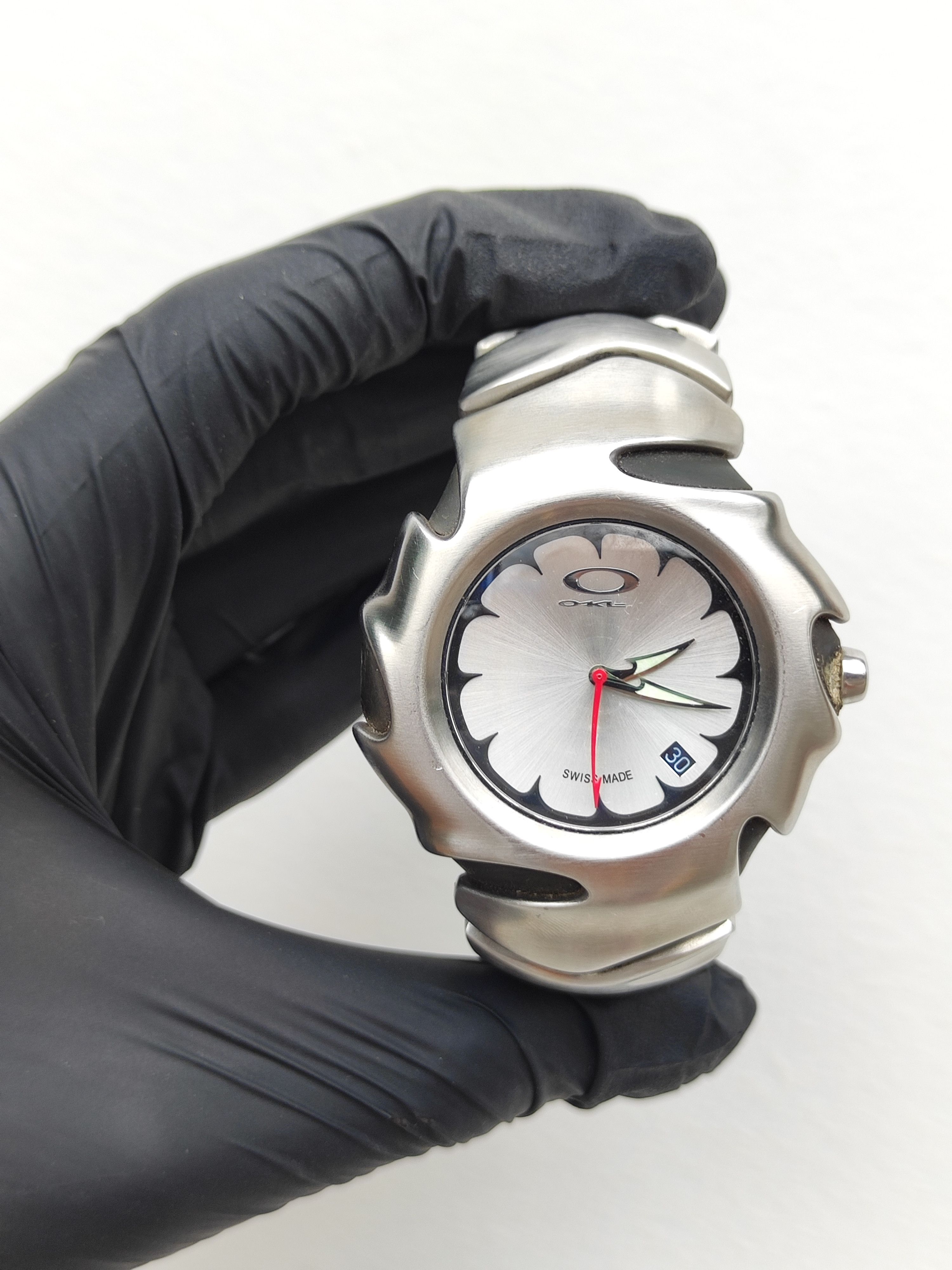 Oakley OAKLEY - 2006 GMT SILVER STEEL WATCH | Grailed