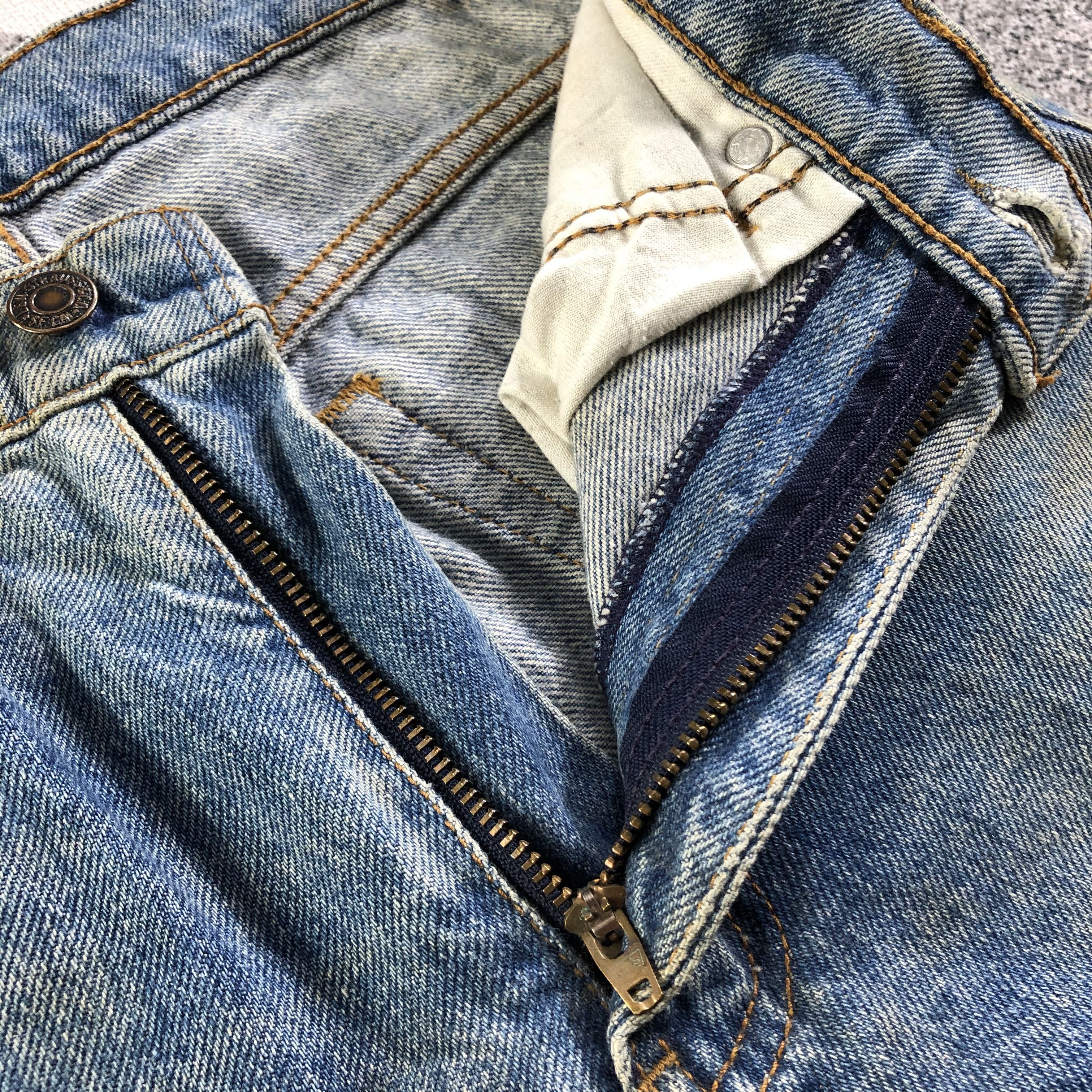 Levi's Vintage 90s Levis Jeans 606 Dirty Wash Denim KJ2481 Size US 28 / EU 44 - 7 Thumbnail