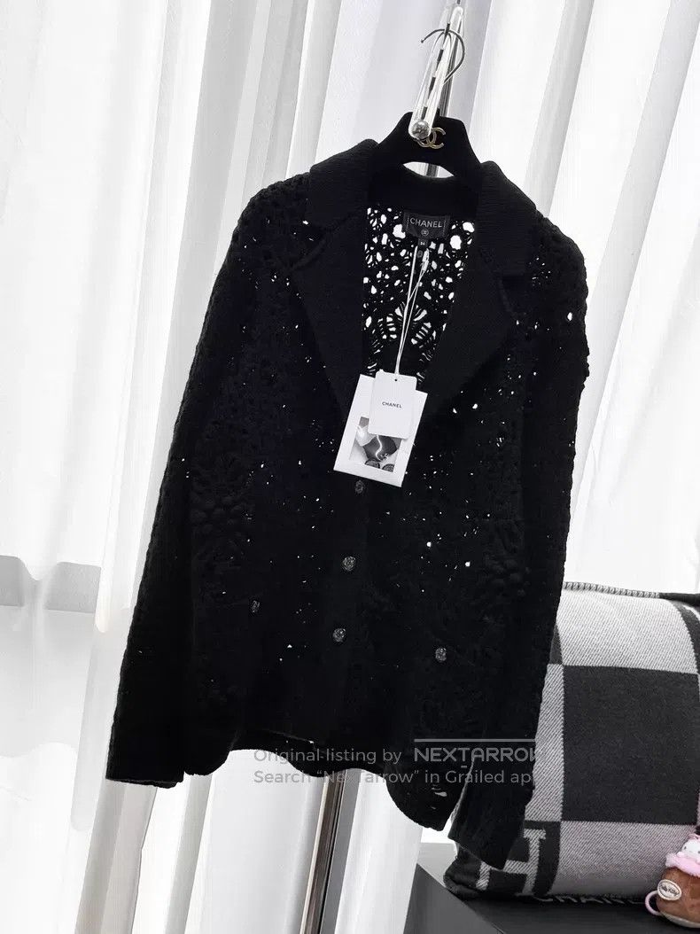 Chanel Chanel Hollow-out long-sleeved knitted cardigan jacket Size XXS / US 00 / IT 34 - 2 Thumbnail