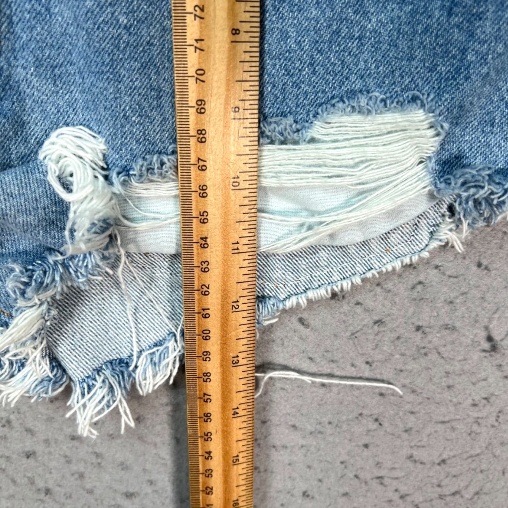 Levi's VINTAGE Levi's Womens 28 Denim Cut-Off Shorts Distressed Blue Frayed Hem Size 28" / US 6 / IT 42 - 5 Thumbnail