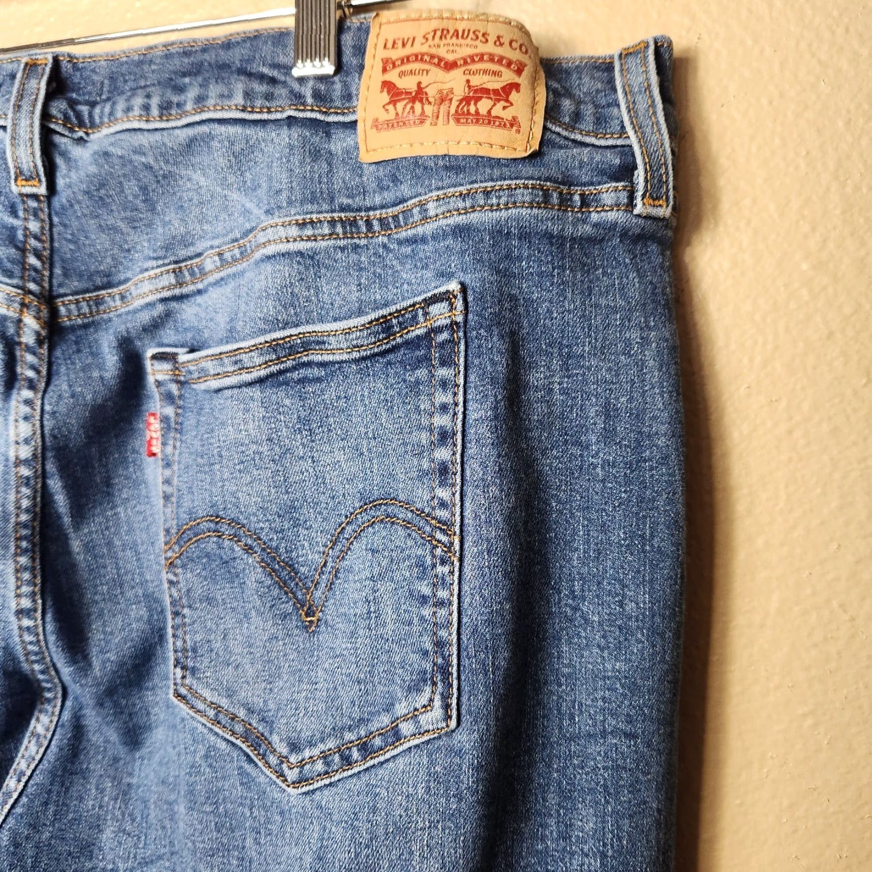 Levi's Levi's Womens Plus Wedgie Skinny Button Fly Raw Hem Distressed Jeans-Size 22W Blue-Plus Jeans Womens Girls? Size 40" / US 18 - 6 Thumbnail