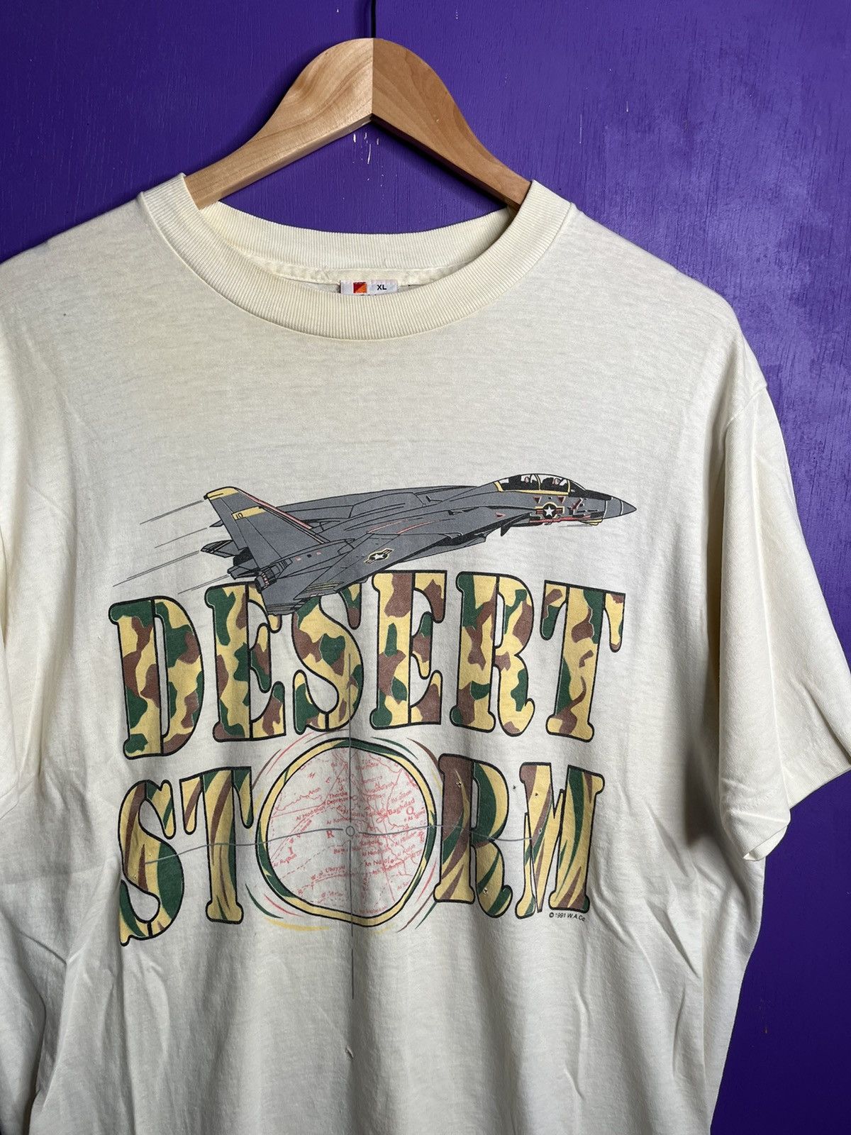 Vintage Vintage 90s Desert storm camo plane t-shirt Size US L / EU 52-54 / 3 - 3 Thumbnail