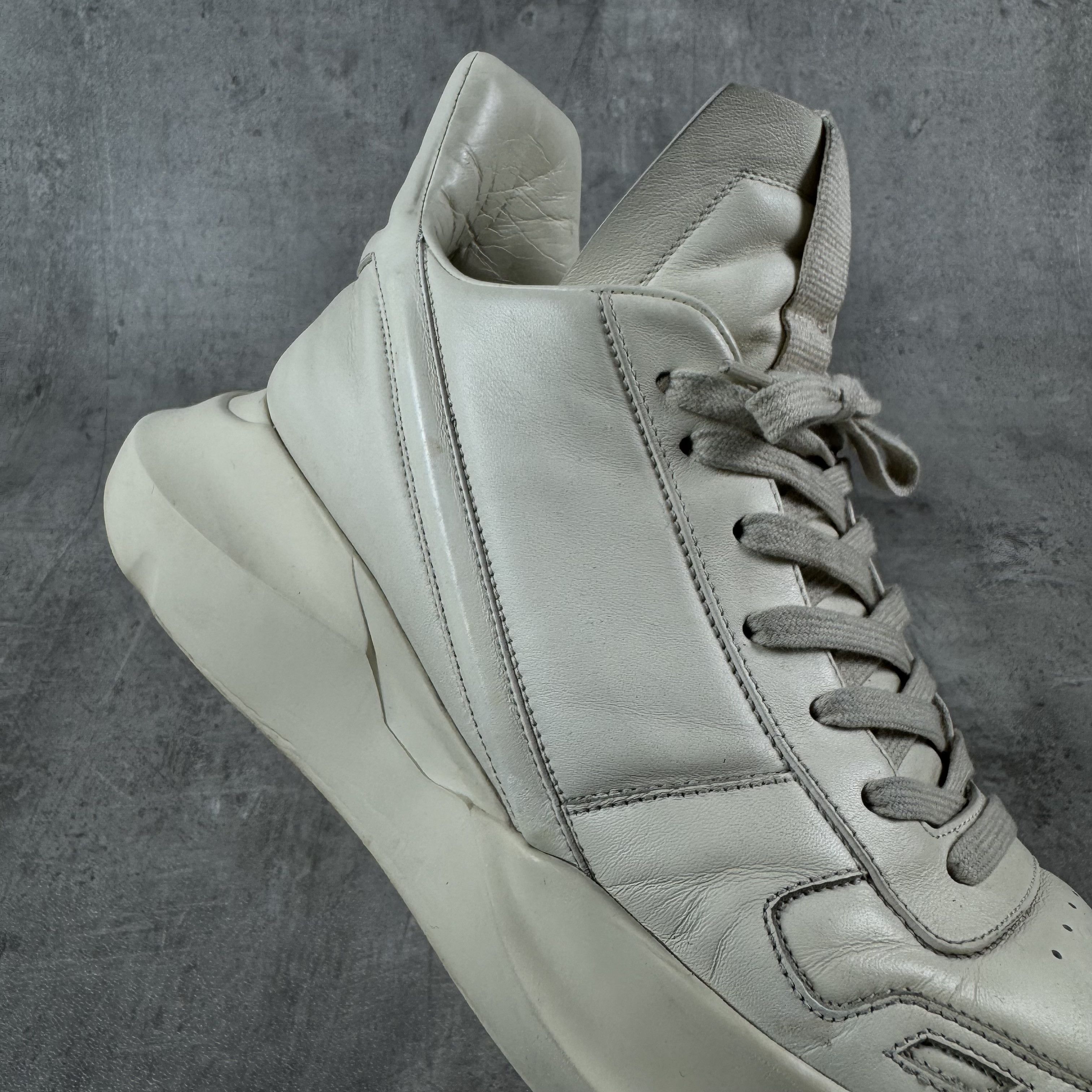Rick Owens RICK OWENS Geth Runner Sneakers in White Size EU42 Size US 9 / EU 42 - 12 Thumbnail