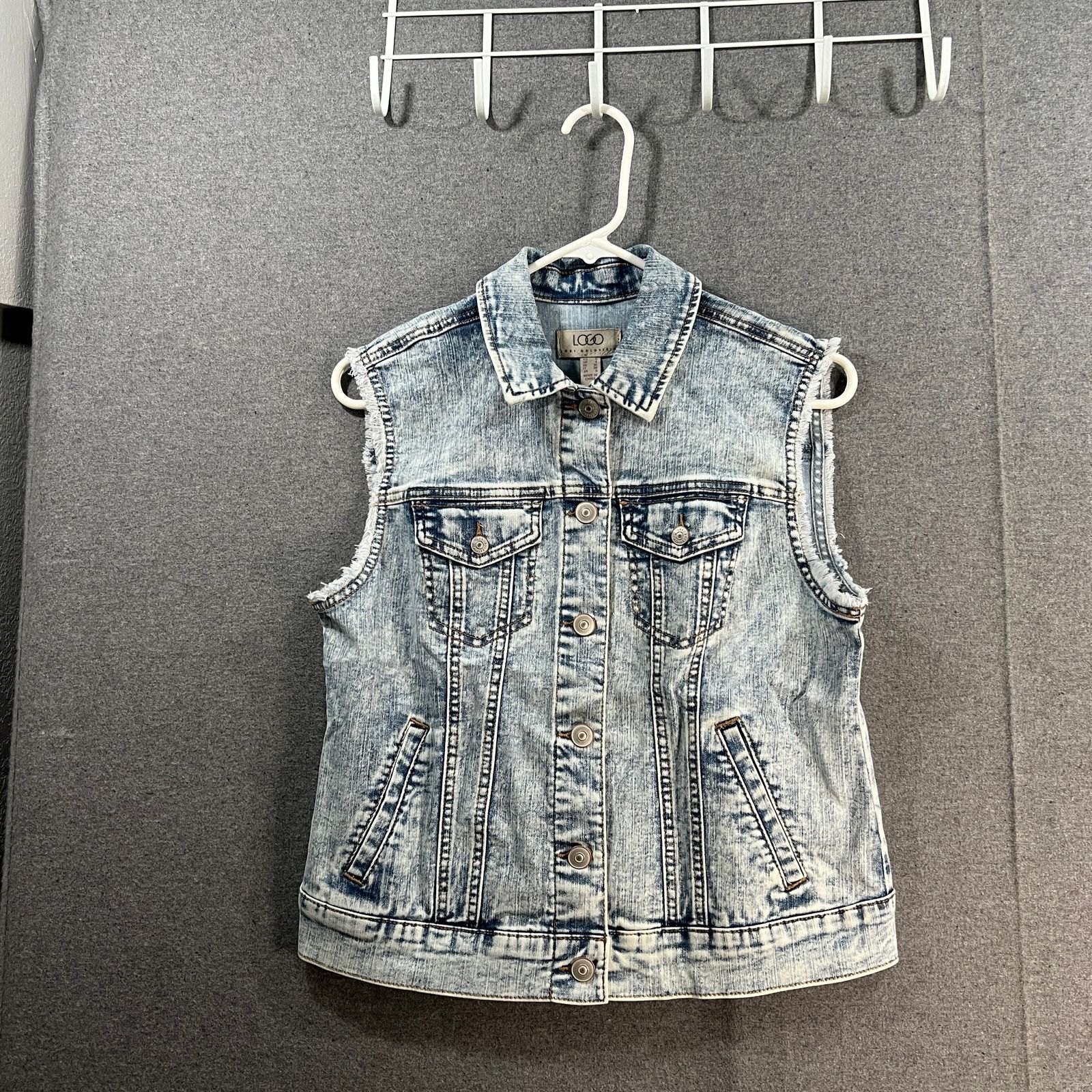 Other LOGO by Lori Goldstein Denim Vest Light Wash Size Reg 0 Size XS / US 0-2 / IT 36-38 - 1 Thumbnail