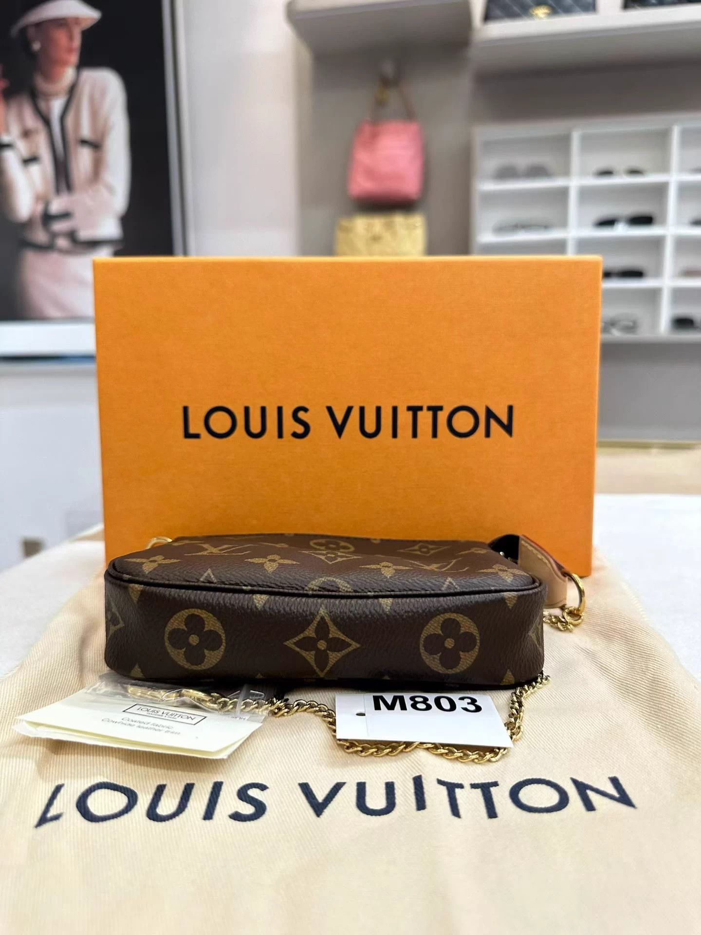 Louis Vuitton LV Monogram Mini Pochette Size ONE SIZE - 6 Thumbnail