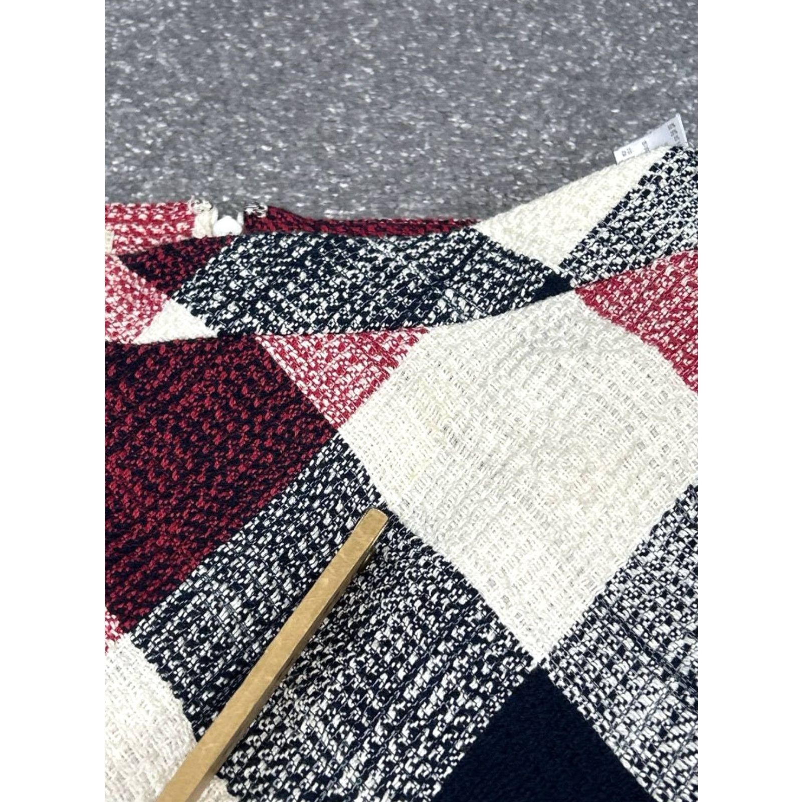 Brooks Brothers Brooks Brothers Skirt Womens 10 Plaid Red Fleece Stretch Knit Cotton Polyester Spandex Flare Knee Length Zipper Casual Travel Classic Modern Size 32" / US 10 / IT 46 - 4 Thumbnail