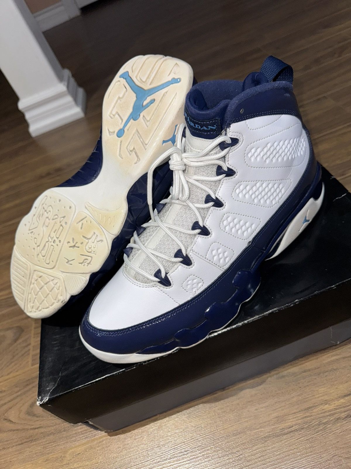 Jordan Brand Air Jordan 9 Retro ‘UNC’ Pearl Blue OG BOX VNDS Size US 11.5 / EU 44-45 - 1 Thumbnail