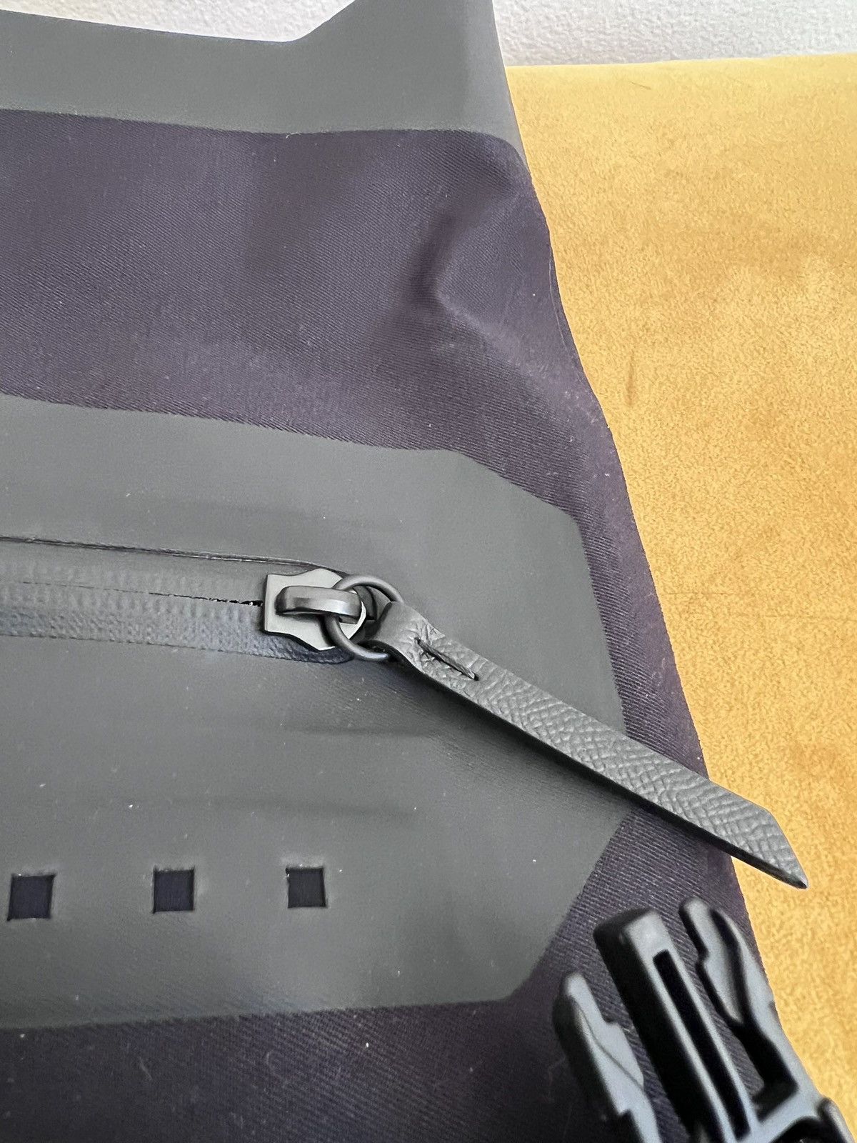 Maison Margiela $1.8K solar-powered device-charging waterproof backpack, IT Size ONE SIZE - 14 Thumbnail