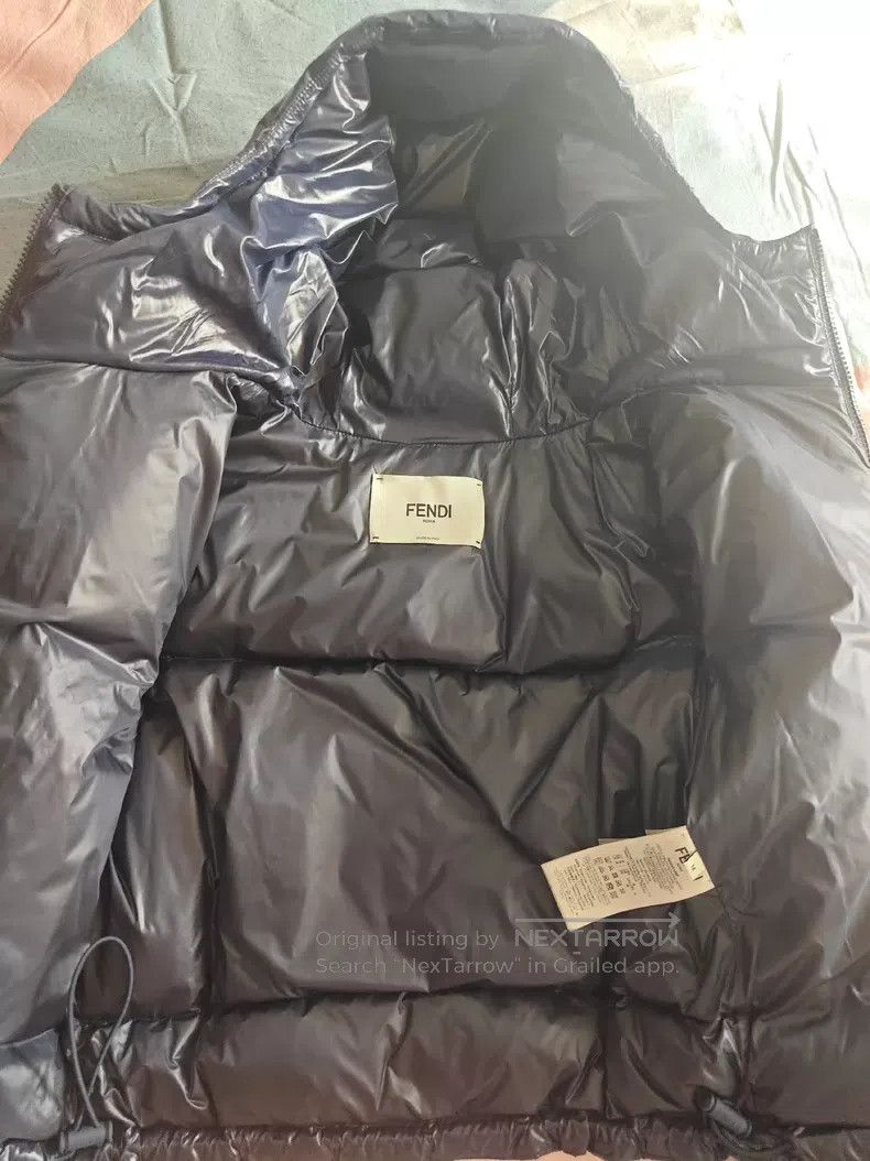 Fendi Fendi Women's Short Down Jacket, Navy Blue Size M / US 6-8 / IT 42-44 - 3 Thumbnail