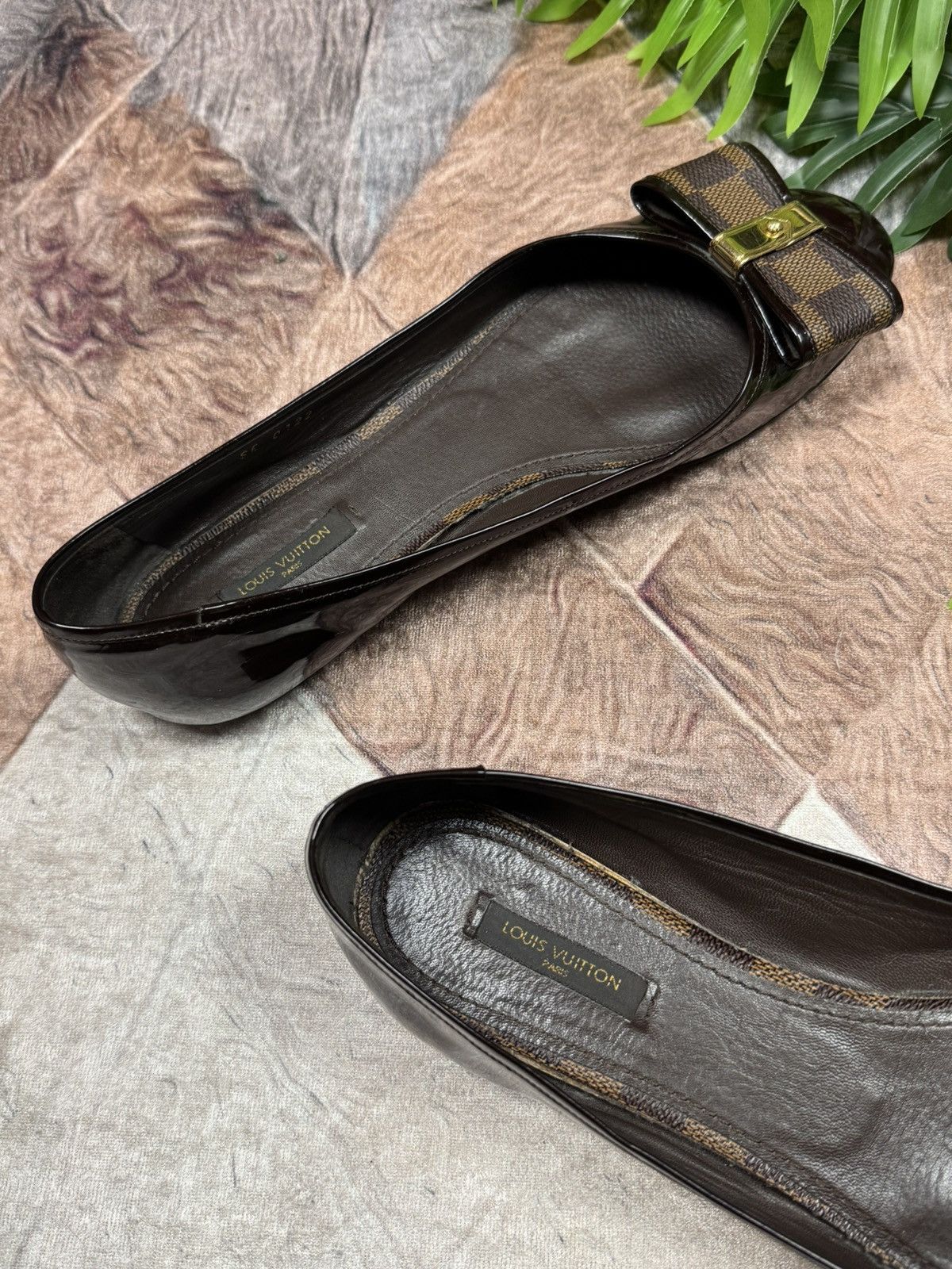 Louis Vuitton Louis Vuitton Brown Patent Leather ballet flats size 41 Size US 11 / IT 41 - 8 Thumbnail