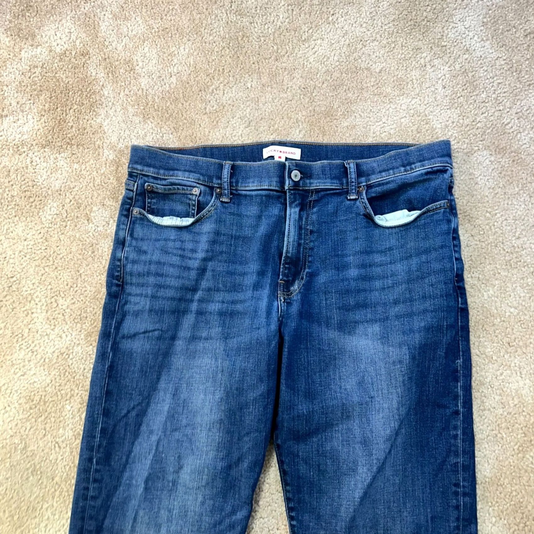 Lucky Brand Lucky Brand 363 Jeans Mens 36x30 Blue Denim Straight 5-Pocket Regular Rise Mid Vintage: No (adjusted for clarity) Size US 36 / EU 52 - 2 Thumbnail