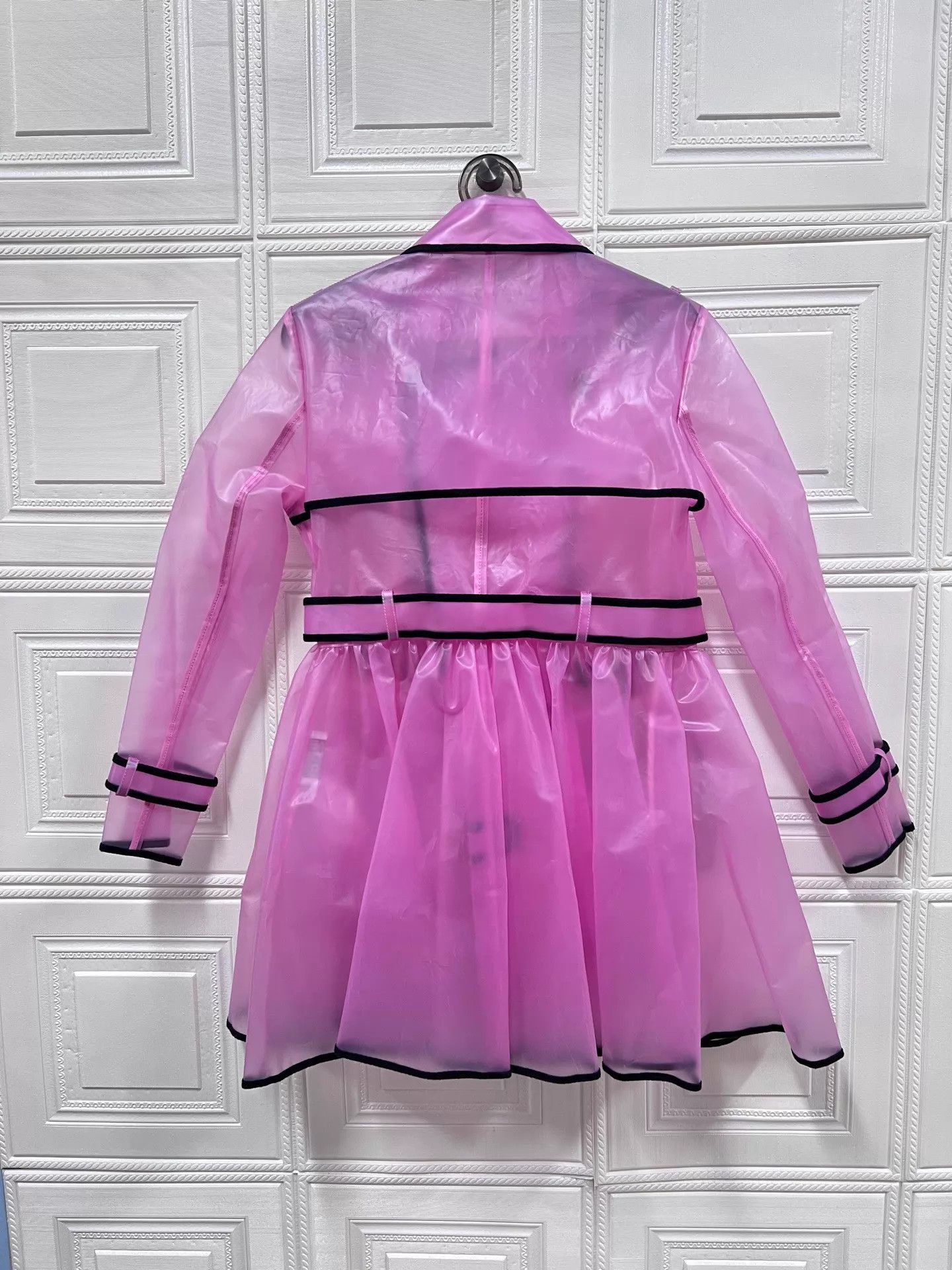 Valentino Valentino Runway Waterproof Midi Trench Coat 40 New w/Tags Size S / US 4 / IT 40 - 2 Thumbnail