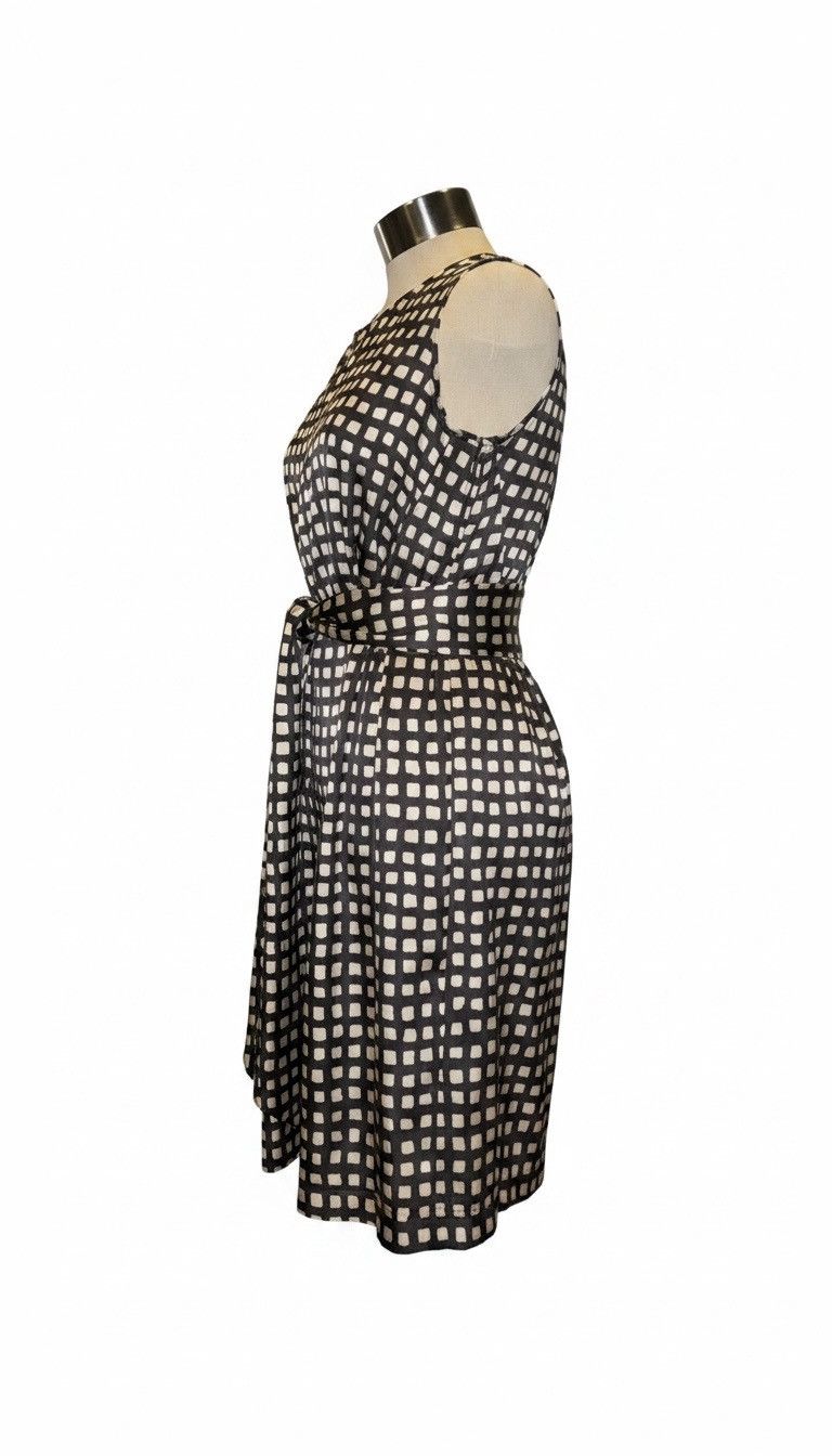 Banana Republic Banana Republic Sleeveless Pleated Fit and Flare Dress Size S / US 4 / IT 40 - 2 Thumbnail