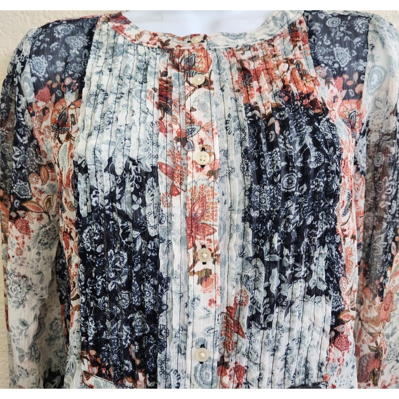 Loft Loft Blue Pink Floral Pleated Bodice Button Up Top XS Sheer Size XS / US 0-2 / IT 36-38 - 2 Thumbnail