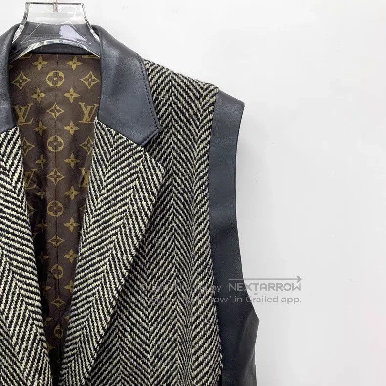 Louis Vuitton Louis Vuitton 24 color-block inside logo presbyopic full p Size US XS / EU 42 / 0 - 3 Thumbnail
