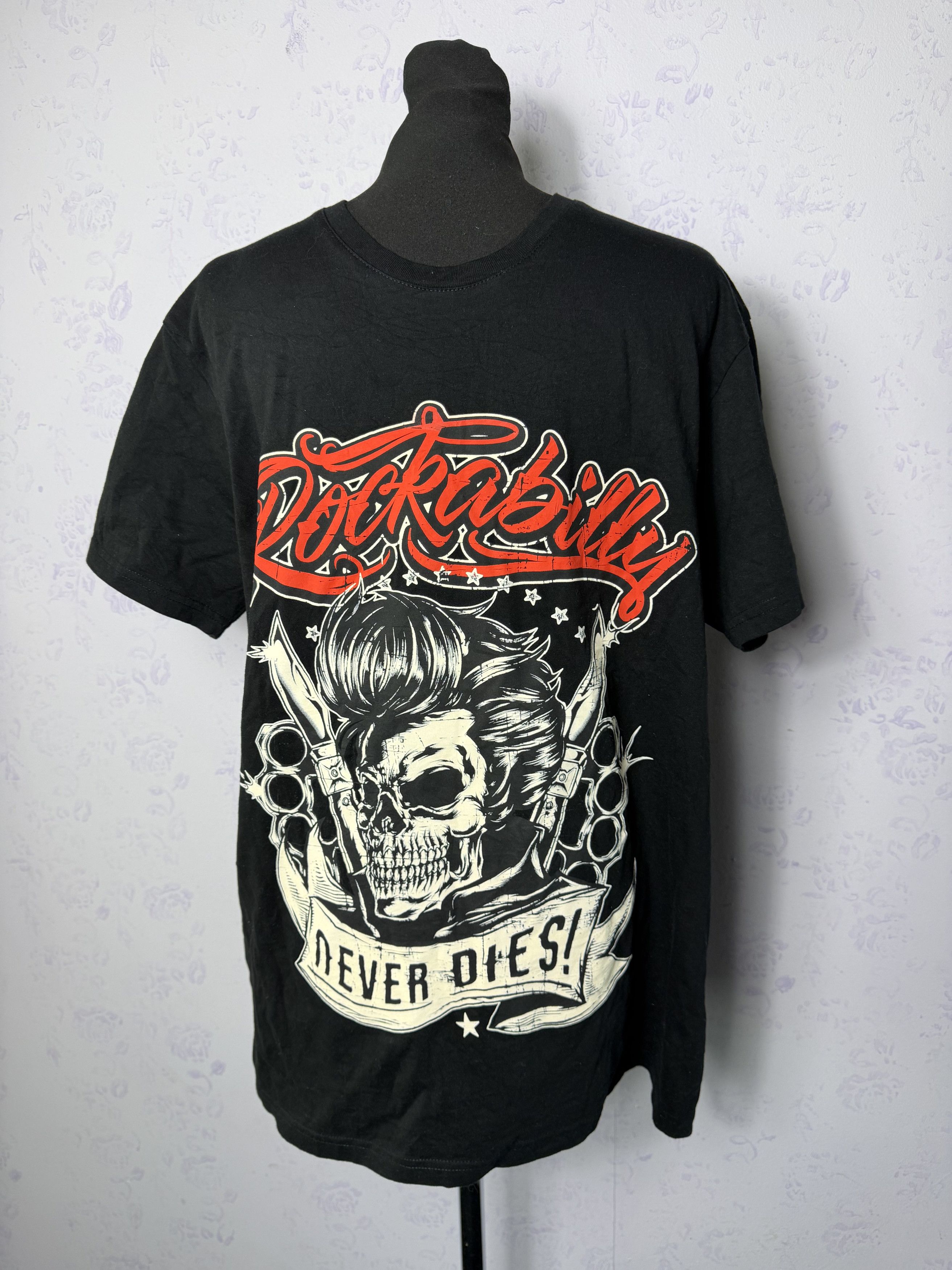 Fruit Of The Loom Black Woman Graphic Tee Bold Print Vintage Style / Size XL Size US XL / EU 56 / 4 - 1 Thumbnail