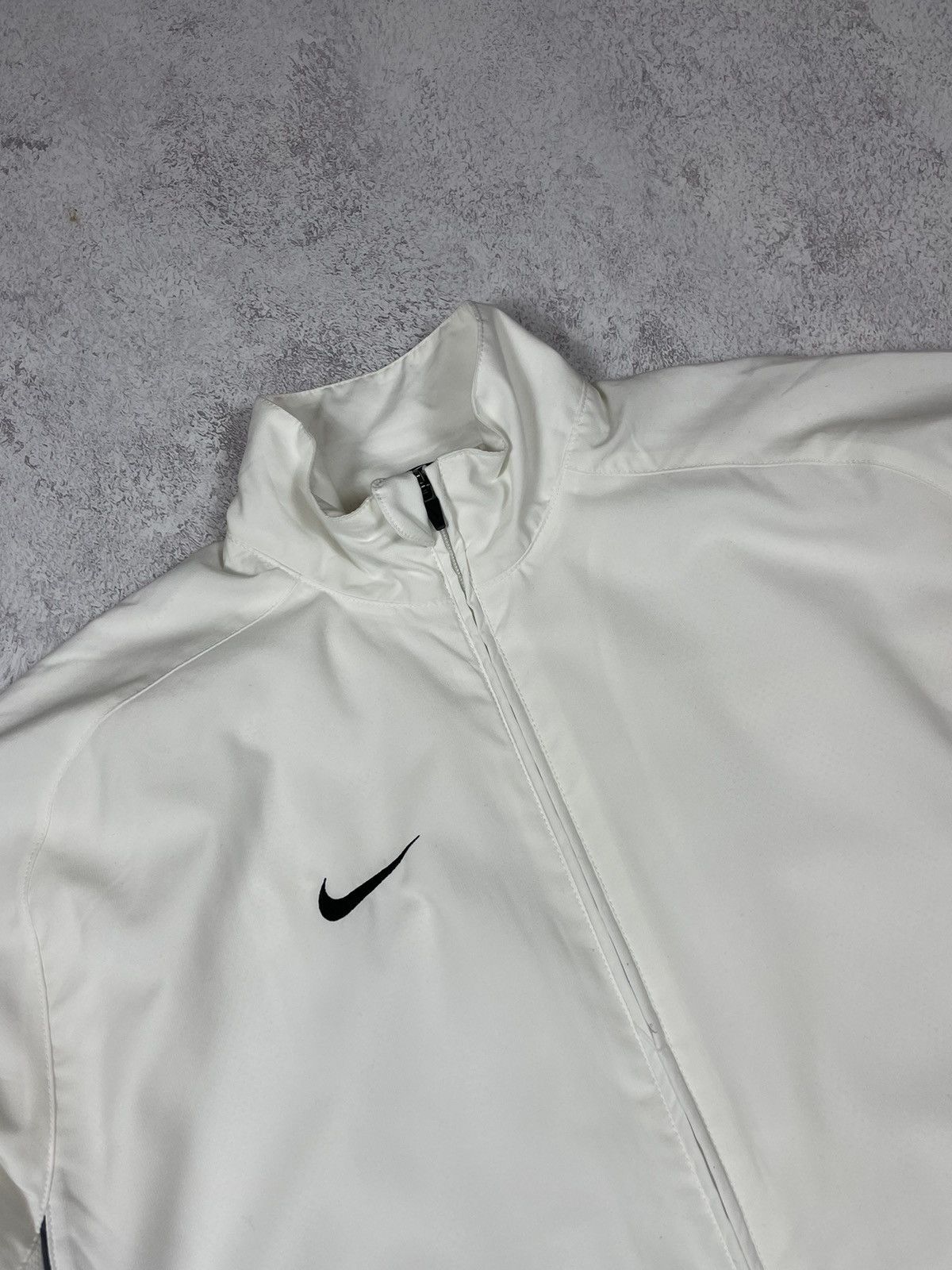 Vintage Nike Vintage Light Jacket Zip Small Swoosh L Size US L / EU 52-54 / 3 - 3 Thumbnail