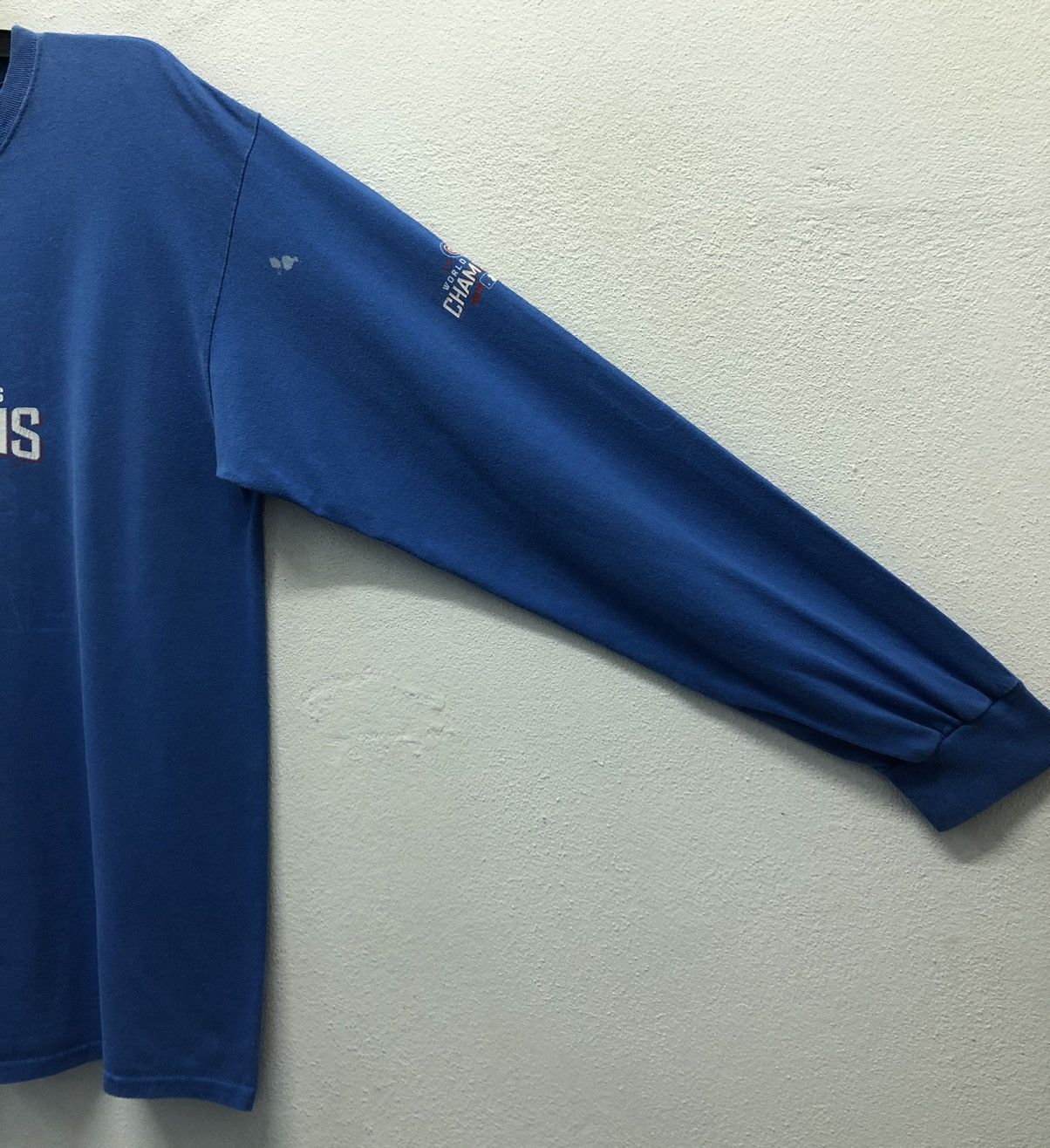 Vintage Vintage Cubs 2016 World Series Champions Long Sleeve T-Shirt Size US L / EU 52-54 / 3 - 5 Thumbnail