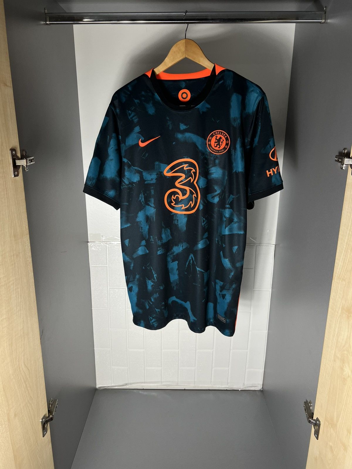 Vintage VERY RARE NIKE FC CHELSEA LONDON ENGLAND SOCCER JERSEY RETRO Size US XL / EU 56 / 4 - 7 Thumbnail
