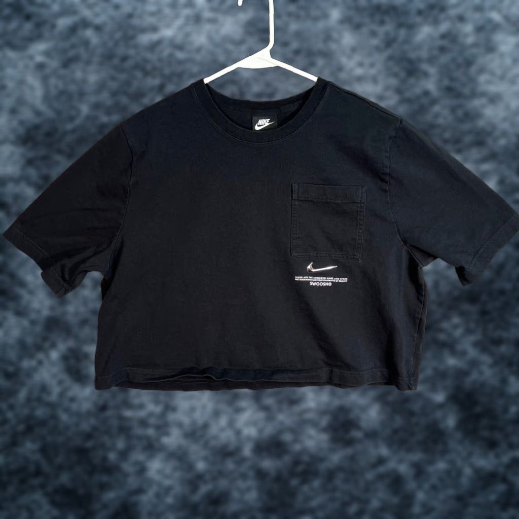 Nike VINTAGE Nike Black Crop T-Shirt 1X Adult Women Short Sleeve Crew Neck Swoosh Logo Size US XL / EU 56 / 4 - 1 Thumbnail