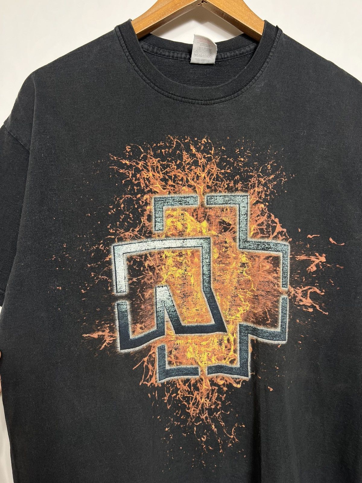 Band Tees Vintage 00s Rammstein Hier Kommt Die Sonne Band T-shirt Tee Size US L / EU 52-54 / 3 - 3 Thumbnail