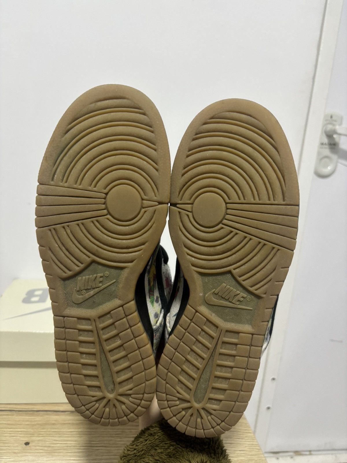 Nike SB Dunk sb supreme remelzze 8.5 Size US 8.5 / EU 41-42 - 6 Thumbnail