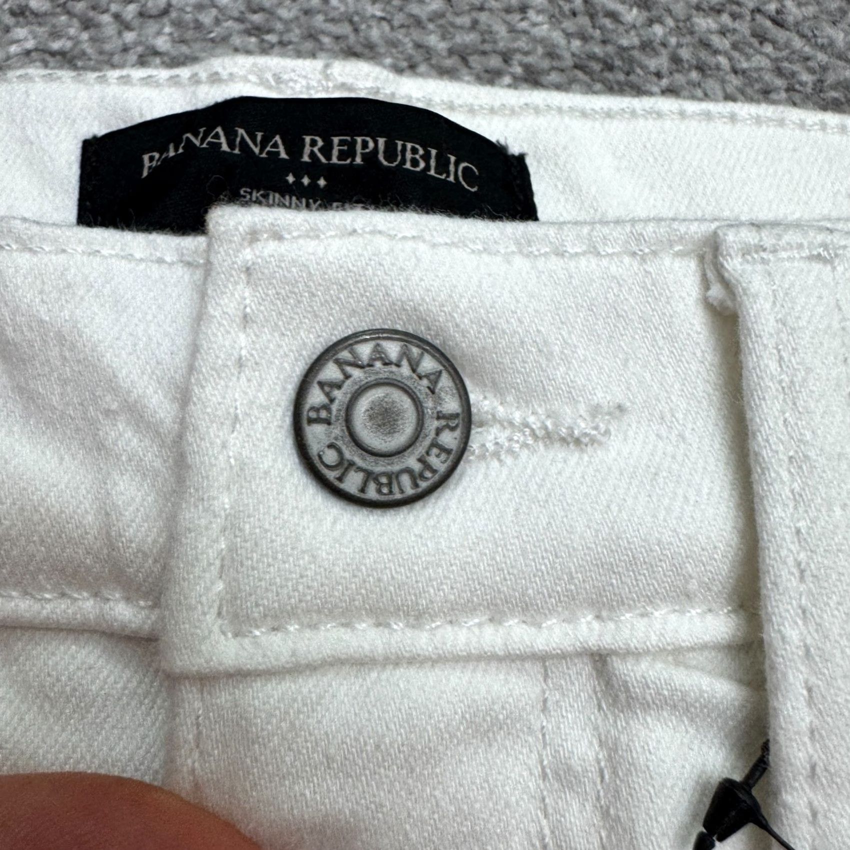 Vintage VINTAGE Banana Republic MR Skinny Denim Jeans Womens 27/4P White Mid Rise Cotton Stretch Size 40" / US 18 - 3 Thumbnail