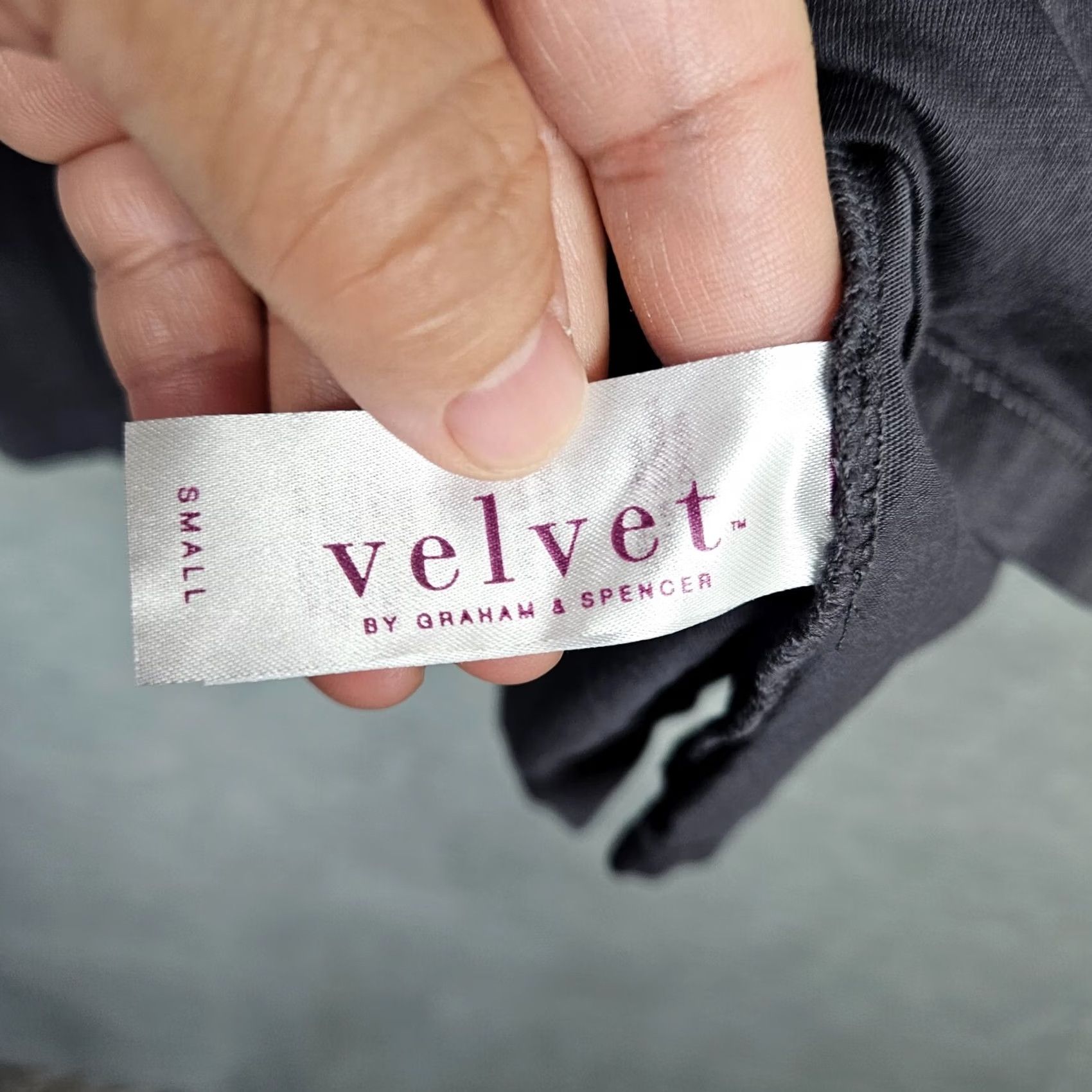 Velvet Velvet by Graham & Spencer Men’s Dark Gray Long Sleeve Tee S Crew Neck Cotton Jersey Logo Regular Fit Vintage: No Size US S / EU 44-46 / 1 - 6 Thumbnail