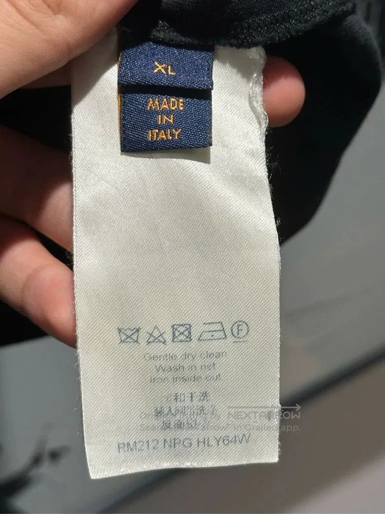 Louis Vuitton LOUIS VUITTON Logo Solid Short Sleeve T-shirt. Size US L / EU 52-54 / 3 - 5 Thumbnail