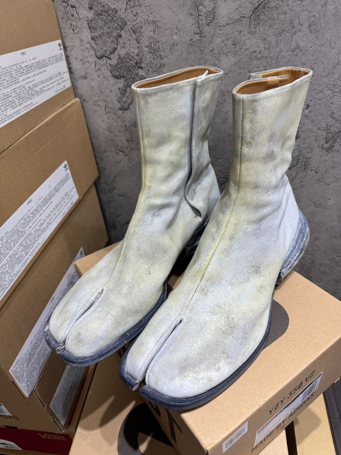 Maison Margiela Maison Margiela White Boots 45 Men Size US 11.5 / EU 44-45 - 1 Thumbnail