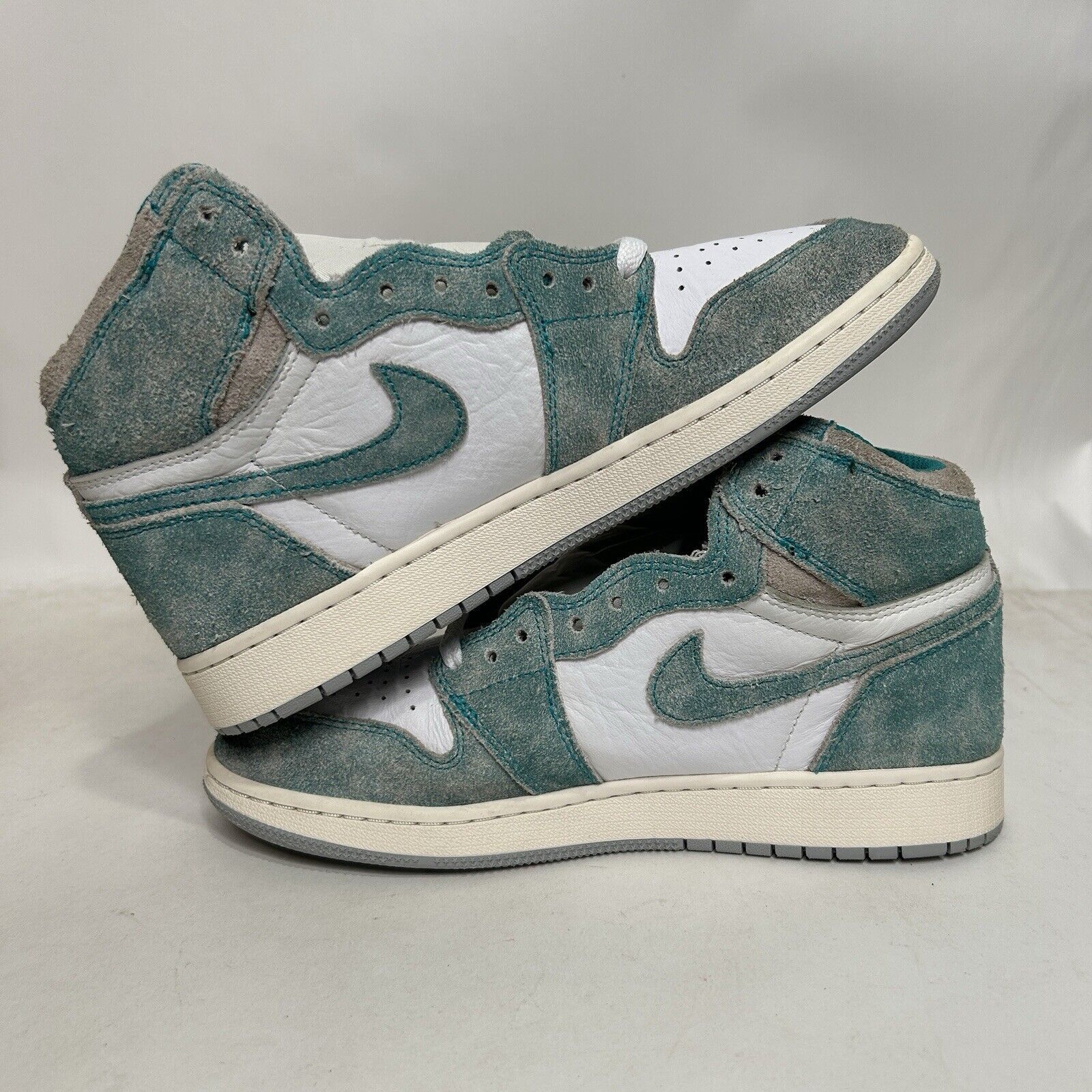 Jordan Brand Nike Shoes Air Jordan 1 Retro High OG GS “Turbo Green” 2024 Size US 8.5 / IT 38.5 - 3 Thumbnail