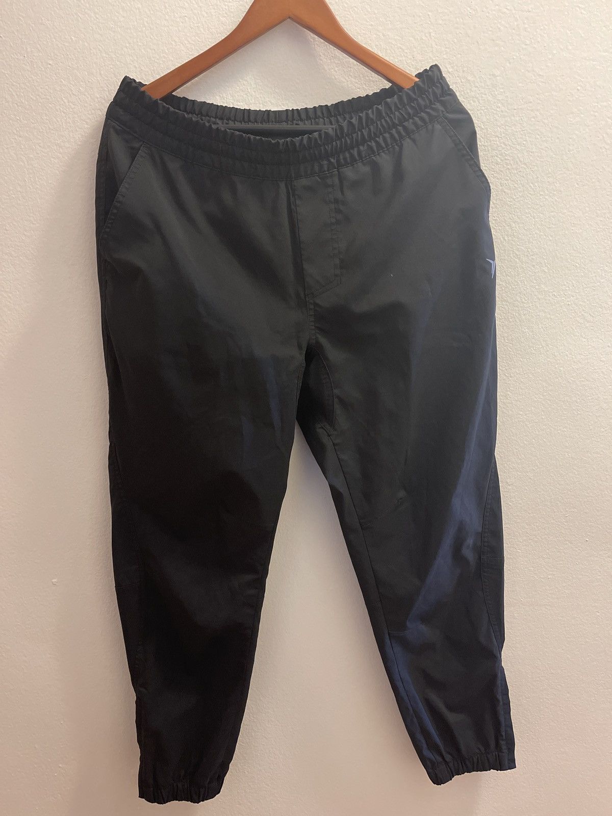 Old Navy Old Navy Windbreaker Joggers Medium (31-32 waist) Size US 31 - 1 Thumbnail