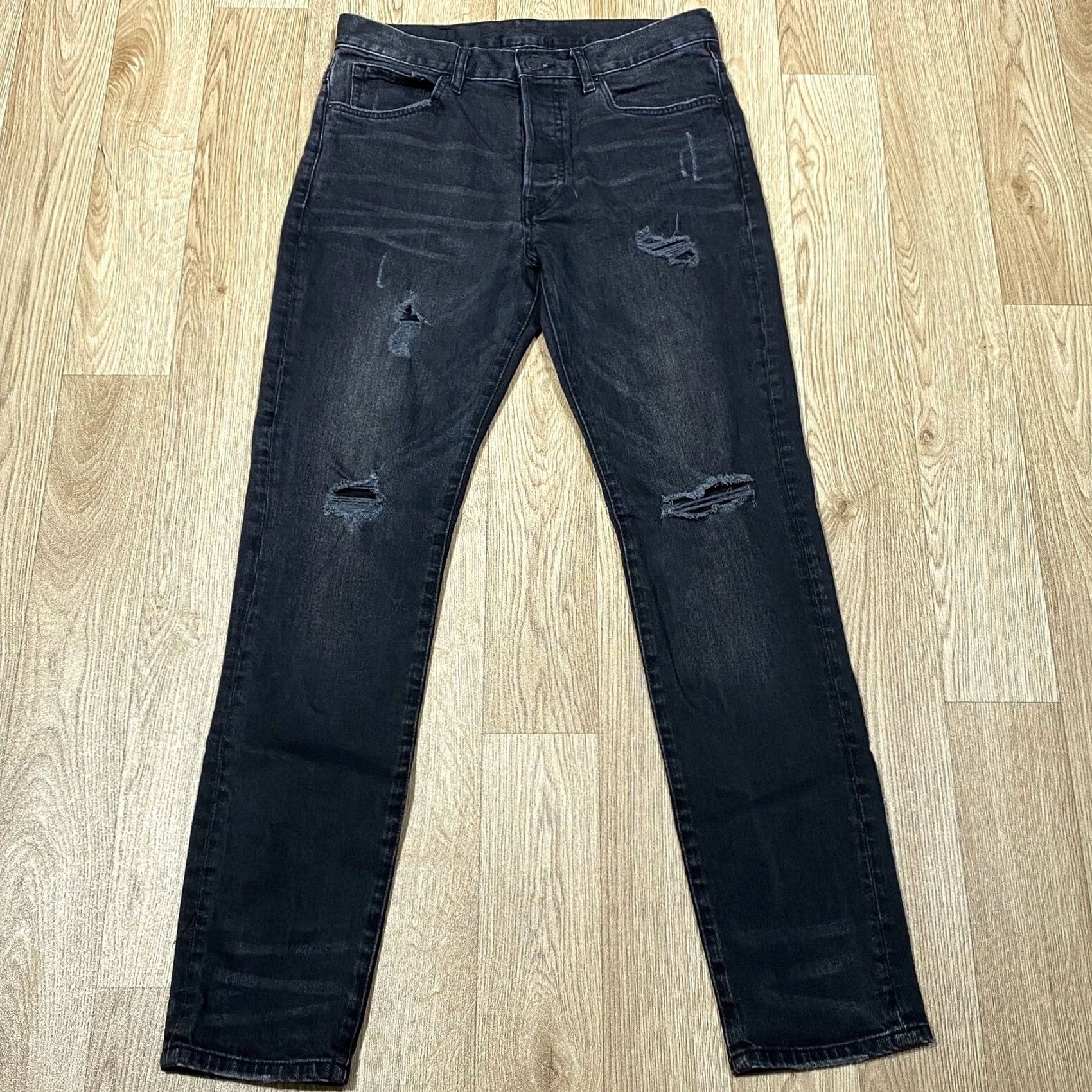 H&M H&M Ripped Jeans W30” L31” Slim Washed Black Button Fly Mens Used 5 Pocket Pants Size US 30 / EU 46 - 3 Thumbnail