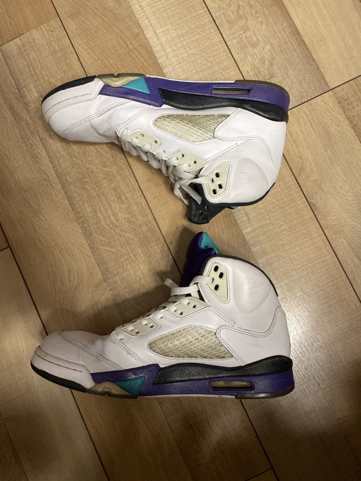 Jordan Brand Jordan Air Jordan 5 Retro Grape SZ9.5 Size US 9.5 / EU 42-43 - 2 Thumbnail