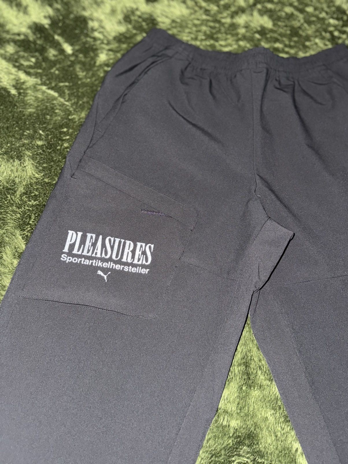 Pleasures × Puma [M] PLEASURES X PUMA collaboration cargo pants stretch Size US 34 / EU 50 - 4 Thumbnail