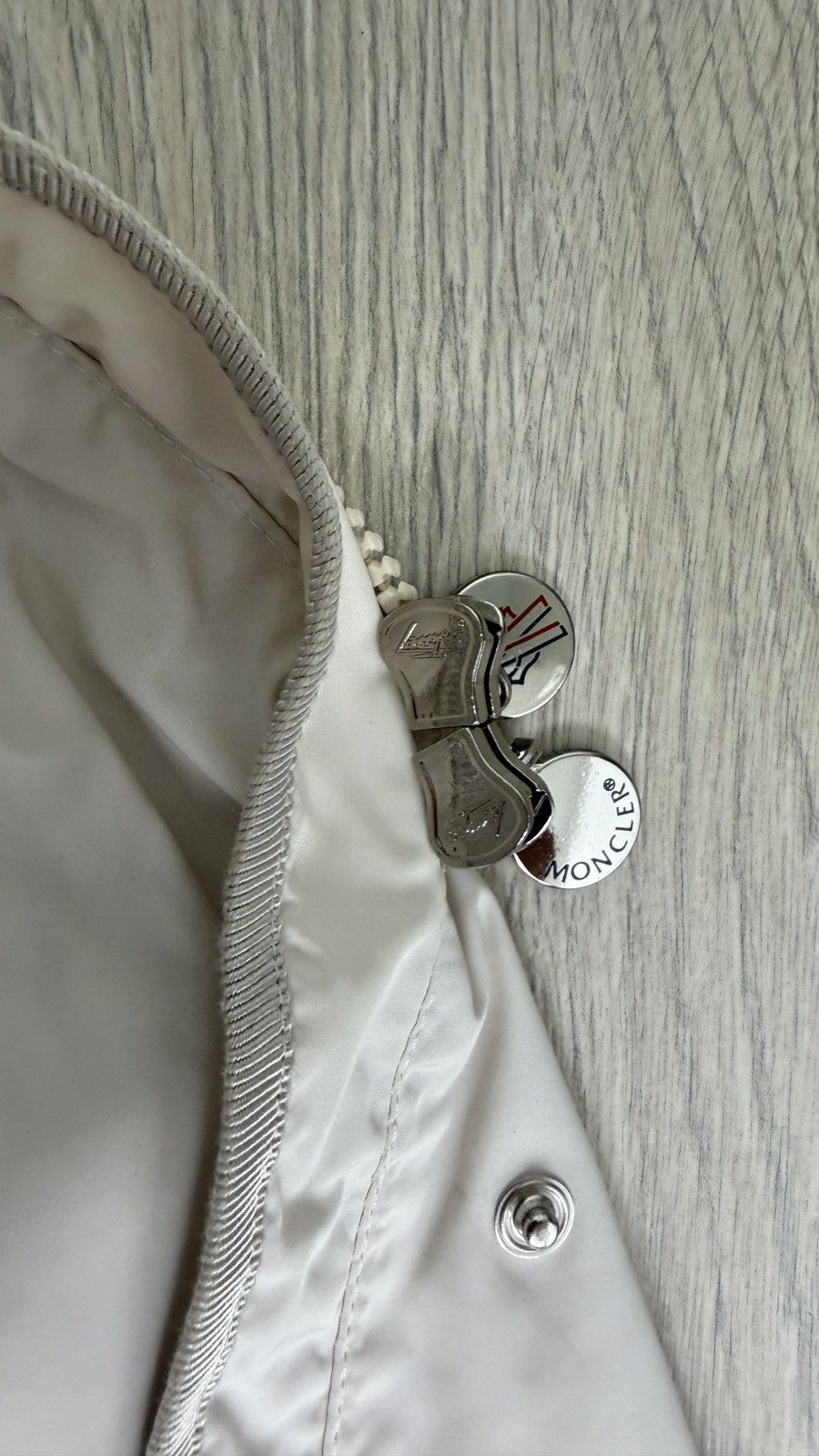 Moncler Moncler Argelia Giubbotto Jacket Size S / US 4 / IT 40 - 12 Thumbnail