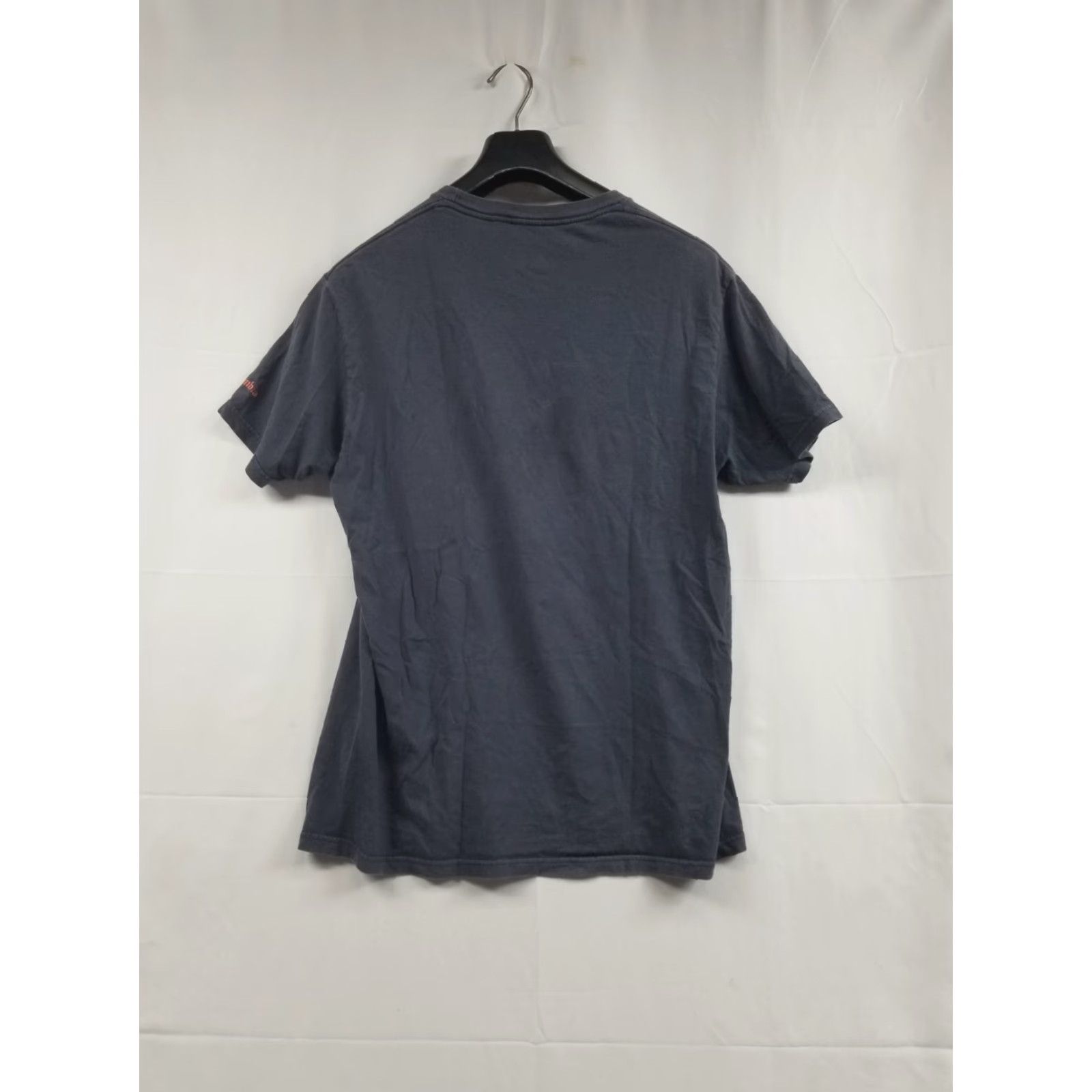 Vintage Columbia T-Shirt Mens Size Large Outdoor All Seasons Cotton Blue Short Sleeve Athletic Regular fall spring summer winter Size US L / EU 52-54 / 3 - 2 Thumbnail